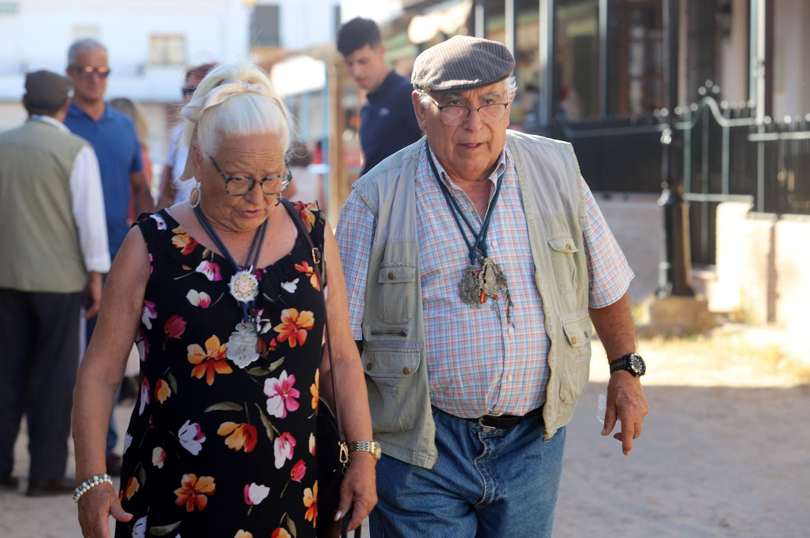 Ambiente en la aldea del Rocío previo a la llegada de las Hermandades, en imágenes