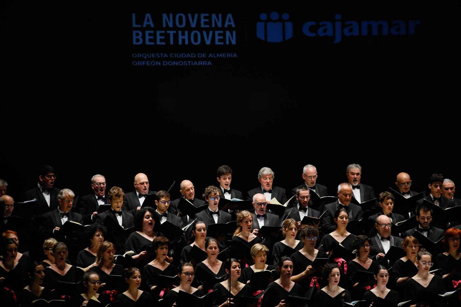 Imágenes de la novena Beethoven interpretado por la OCAL y Orfeón para Cajamar