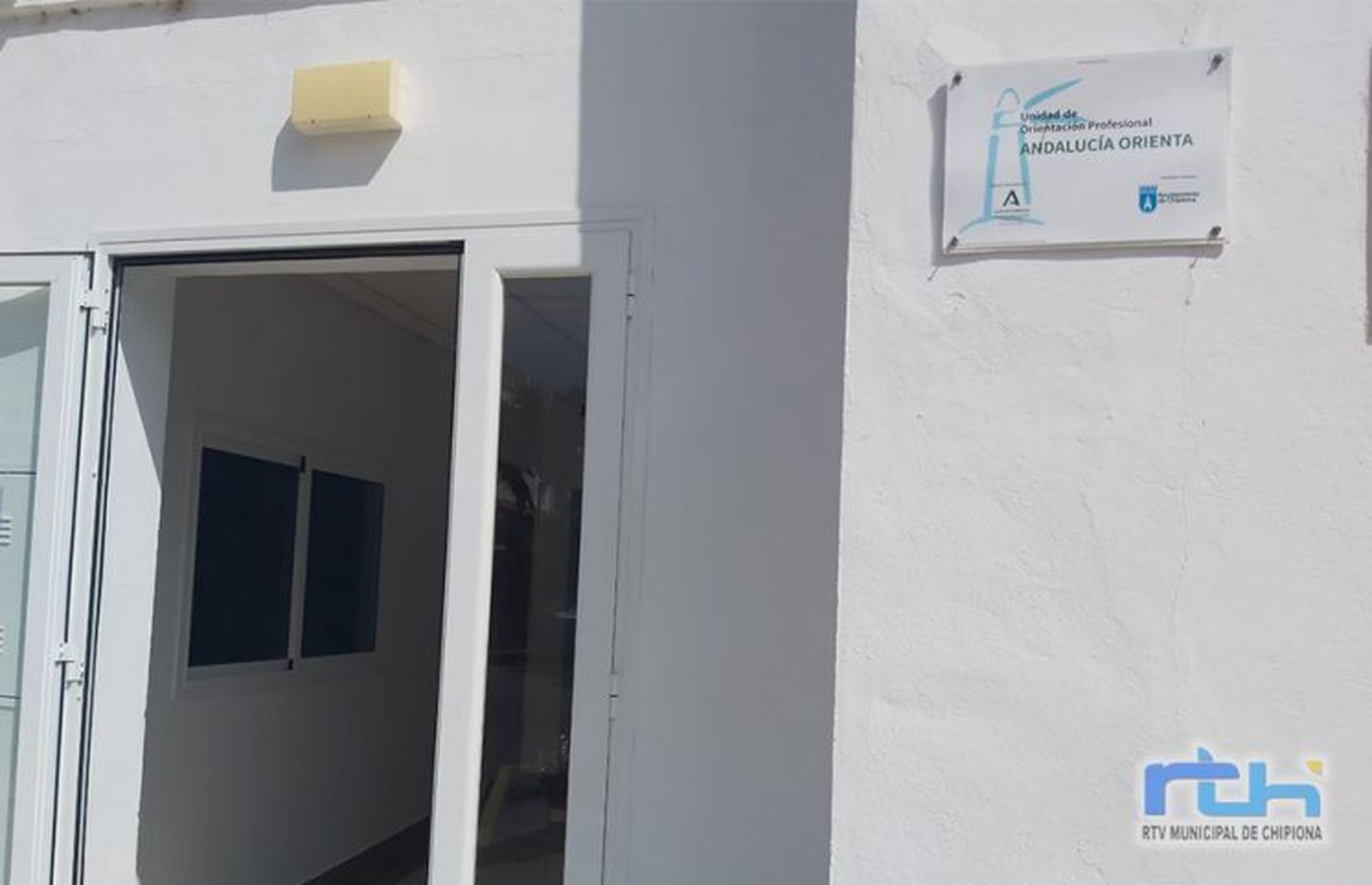 La Unidad de Andalucía Orienta en la Av/ del Universo.