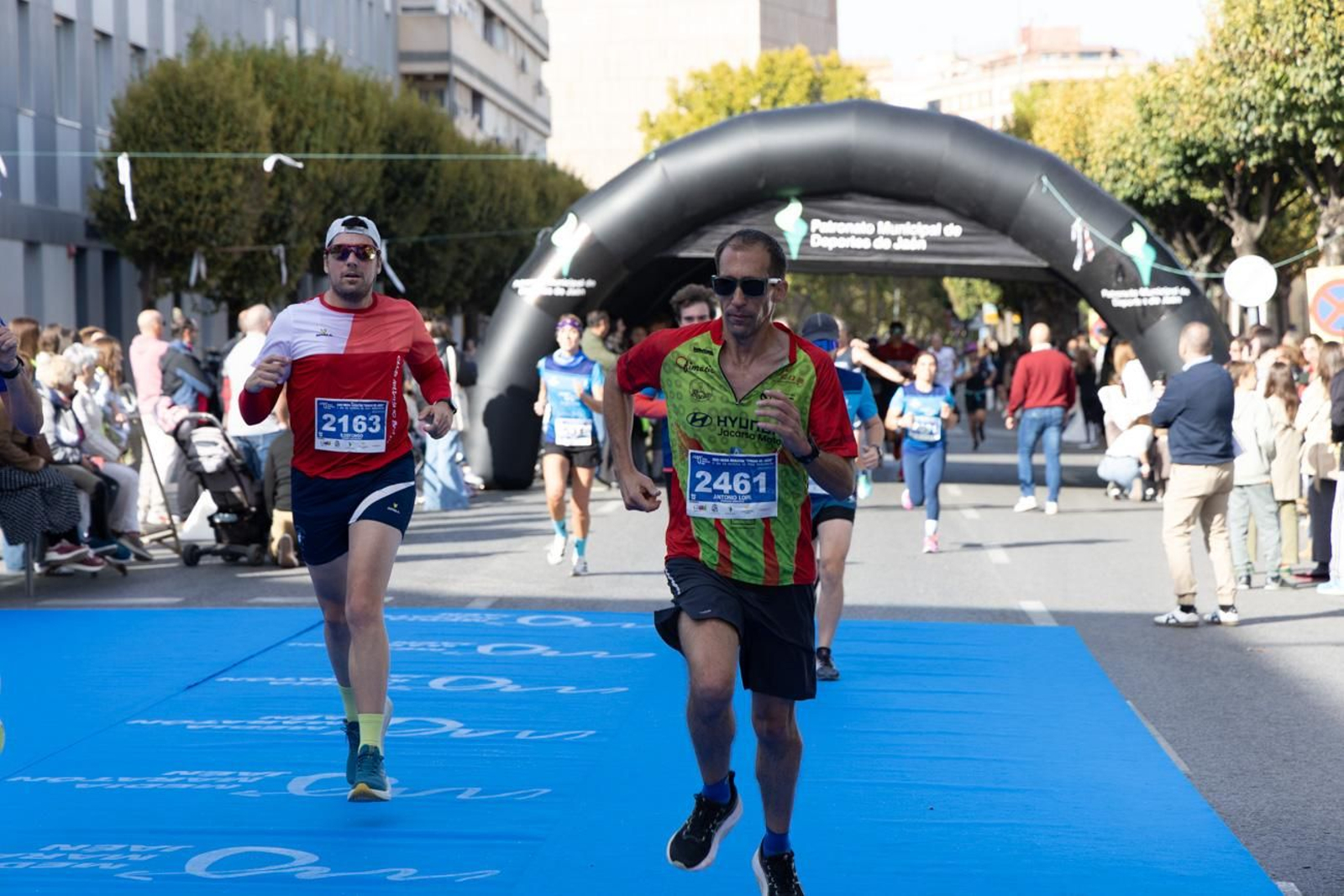 En imágenes: multitudinaria e histórica XXIX Media Maratón 'Ciudad de Jaén' y 10k en memoria de Paco Manzaneda