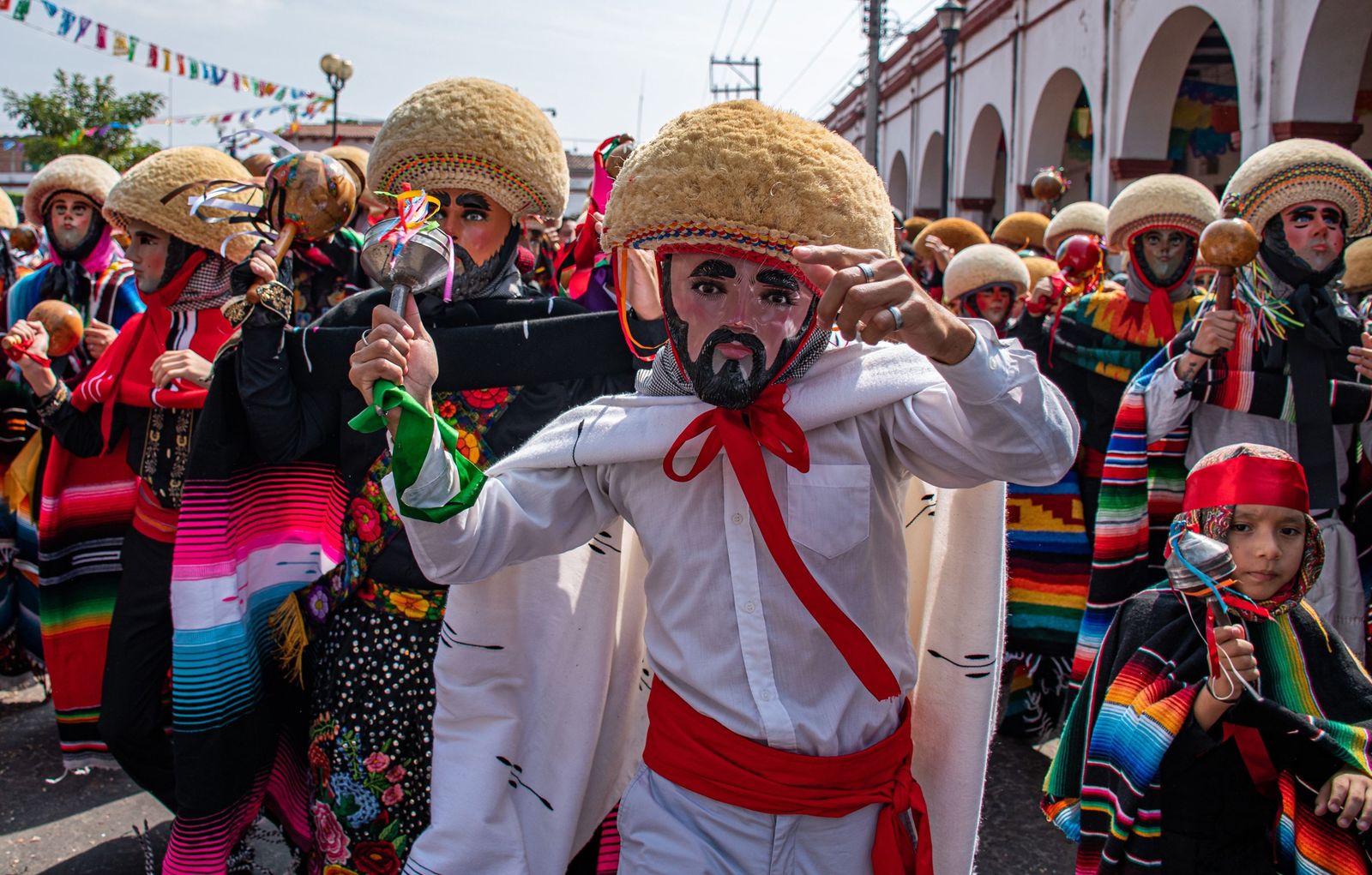 La Danza del Parachicos en honor al Señor de Esquilpas en Chiapas