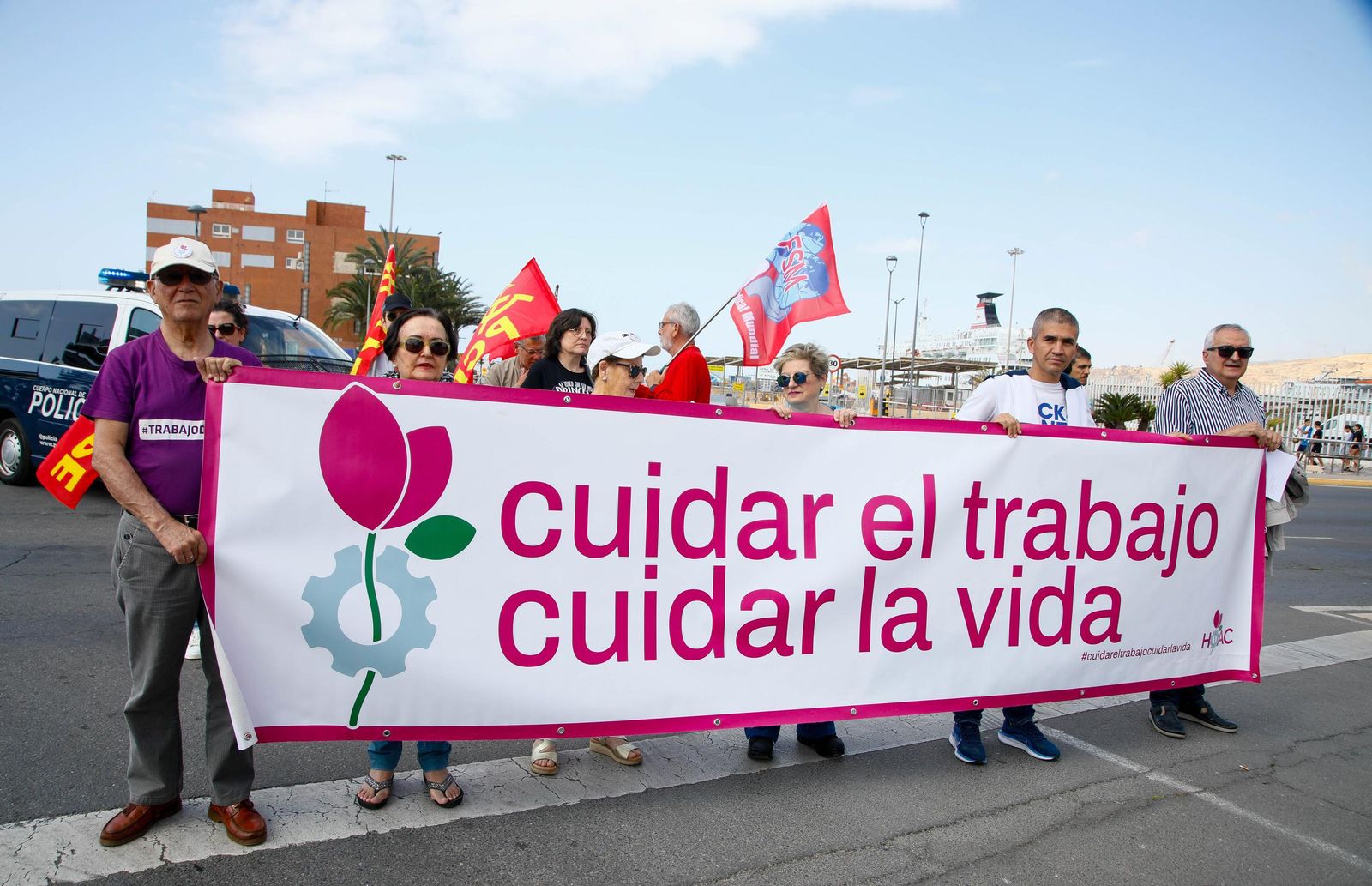 Las imágenes de la manifestaciones del 1 mayo en Almería, Día del Trabajador