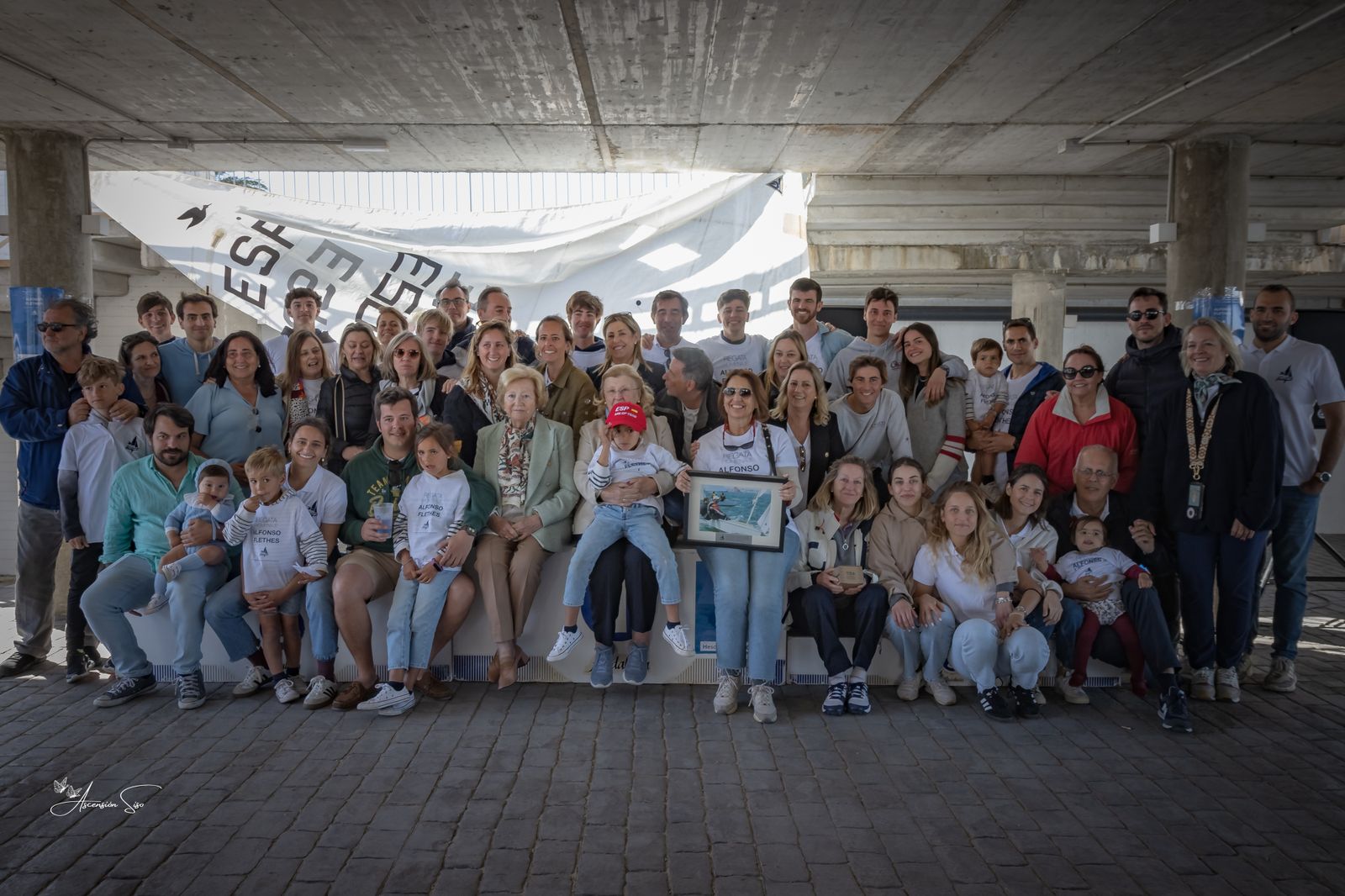 La familia Flethes durante el emotivo homenaje a Alfonso.