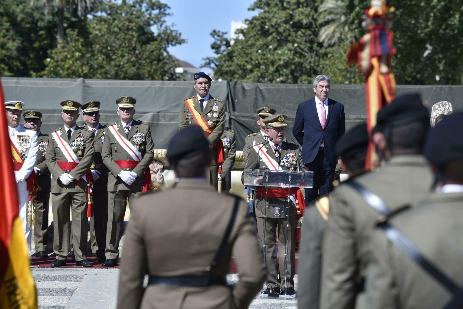 Las imágenes de la jura de bandera la Plaza de España