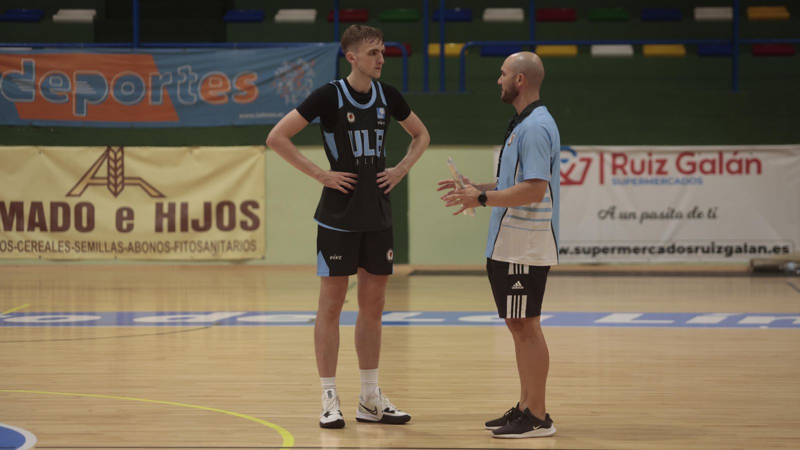 Las fotos del entrenamiento del ULB en el pabellón de la Línea