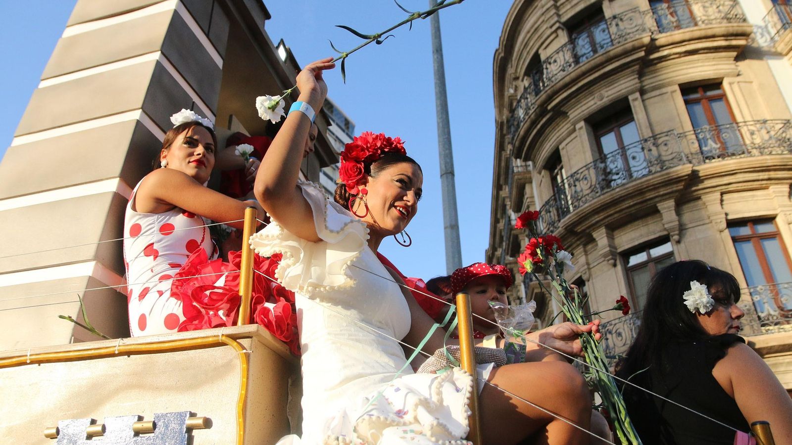 La cabalgata de la Batalla de Flores también es una de las actividades programadas más multitudinarias y en las que más familias de municipios de la provincia participan