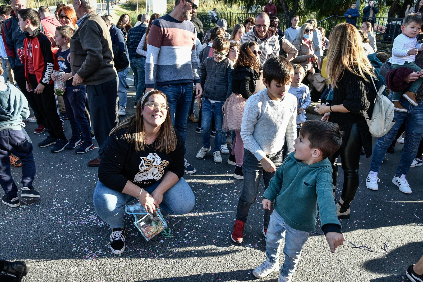 Imágenes del público en las cabalgatas por La Orden, Cardeñas y Las Colonias