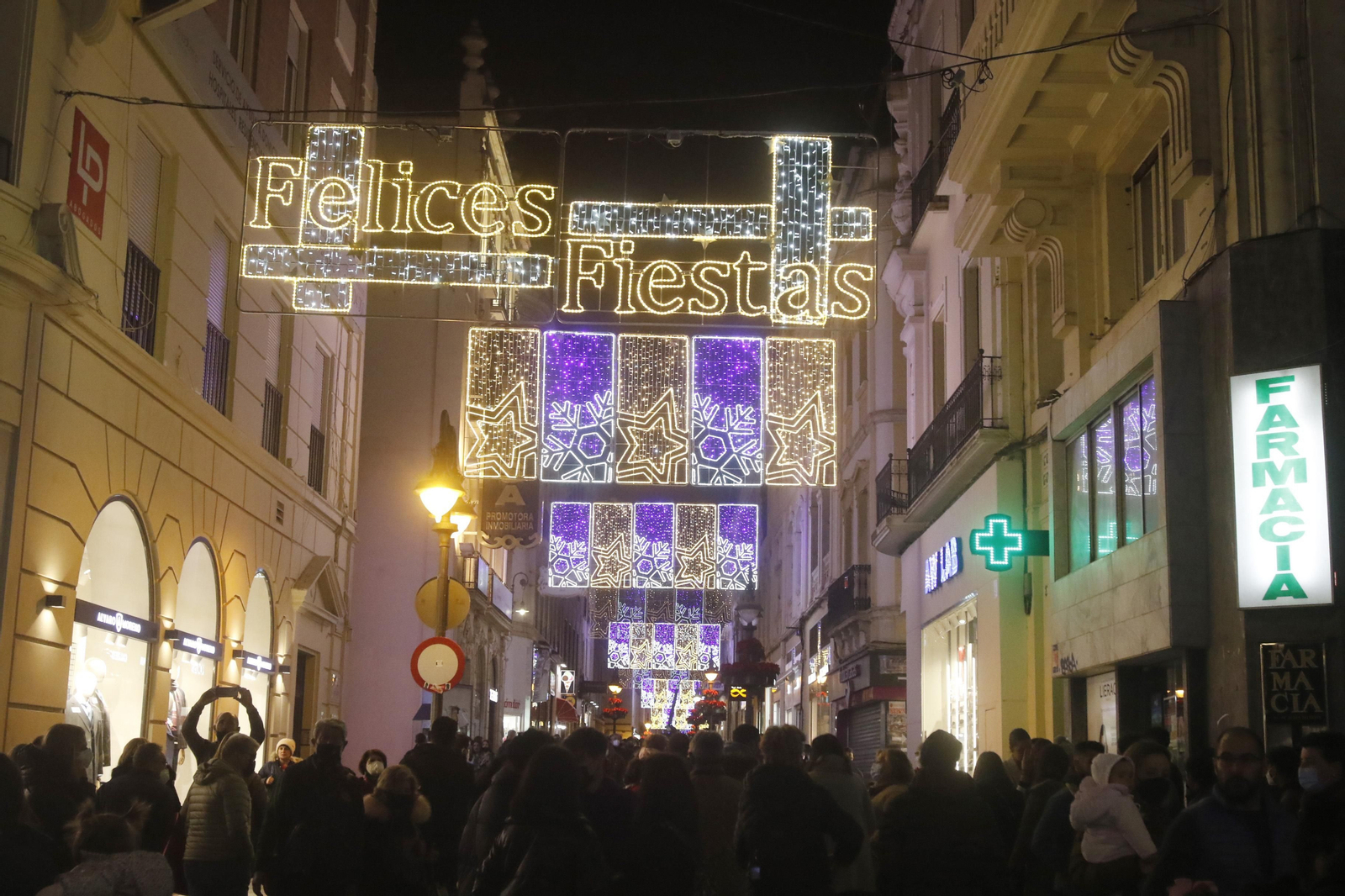 Alumbrado navideño de la céntrica calle Gondomar. Alumbrado navideño de la céntrica calle Gondomar.