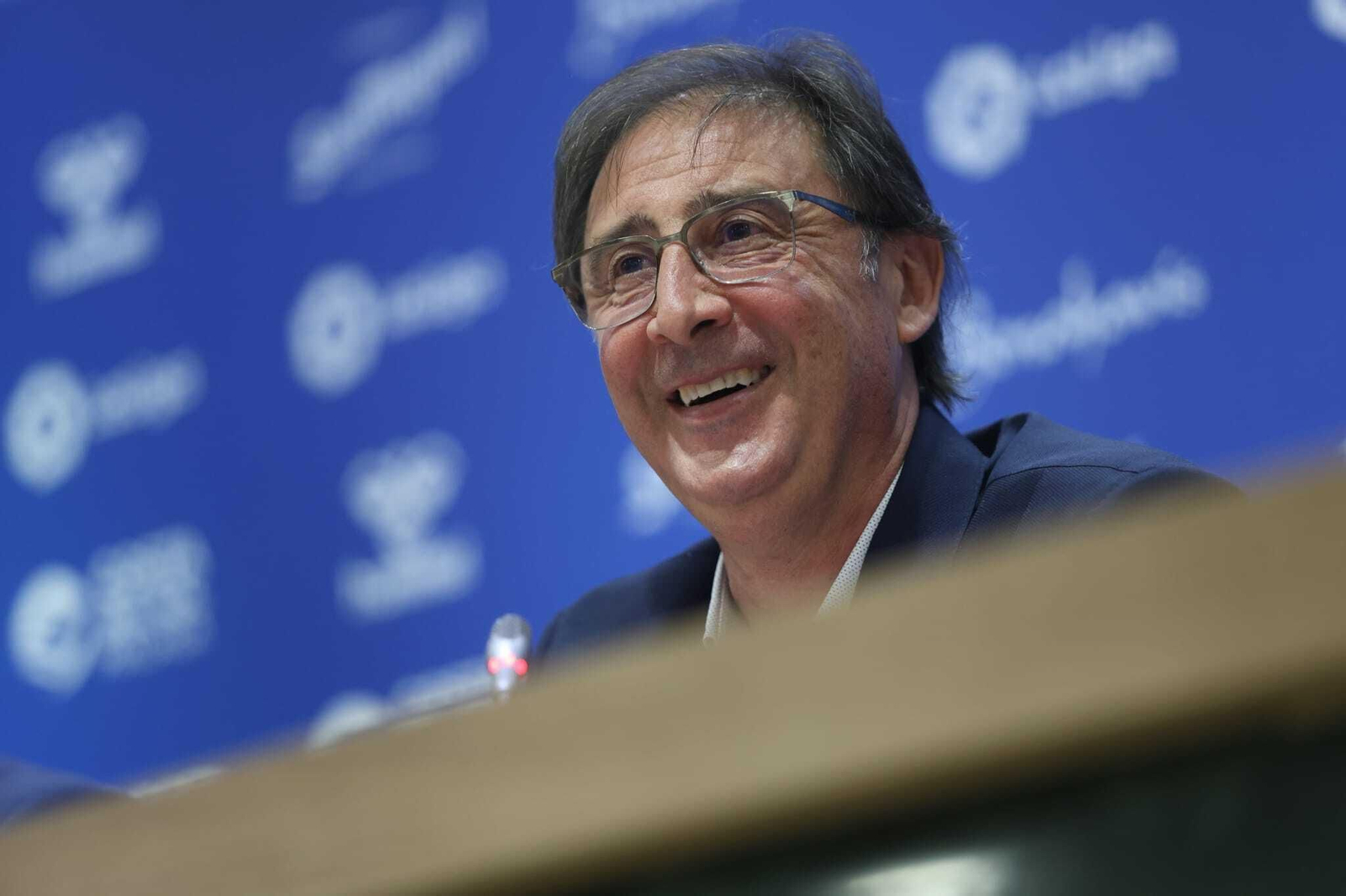 La presentación de Loren Juarros como nuevo deportivo del Málaga, en fotos