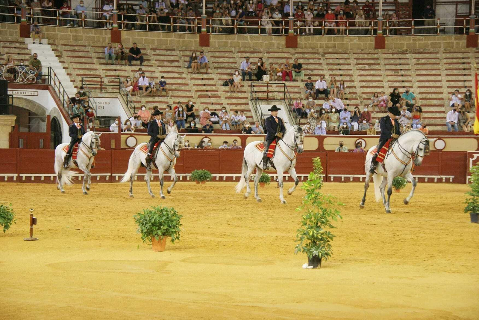 Homenaje a Álvaro Domecq en la Plaza de Toros de El Puerto