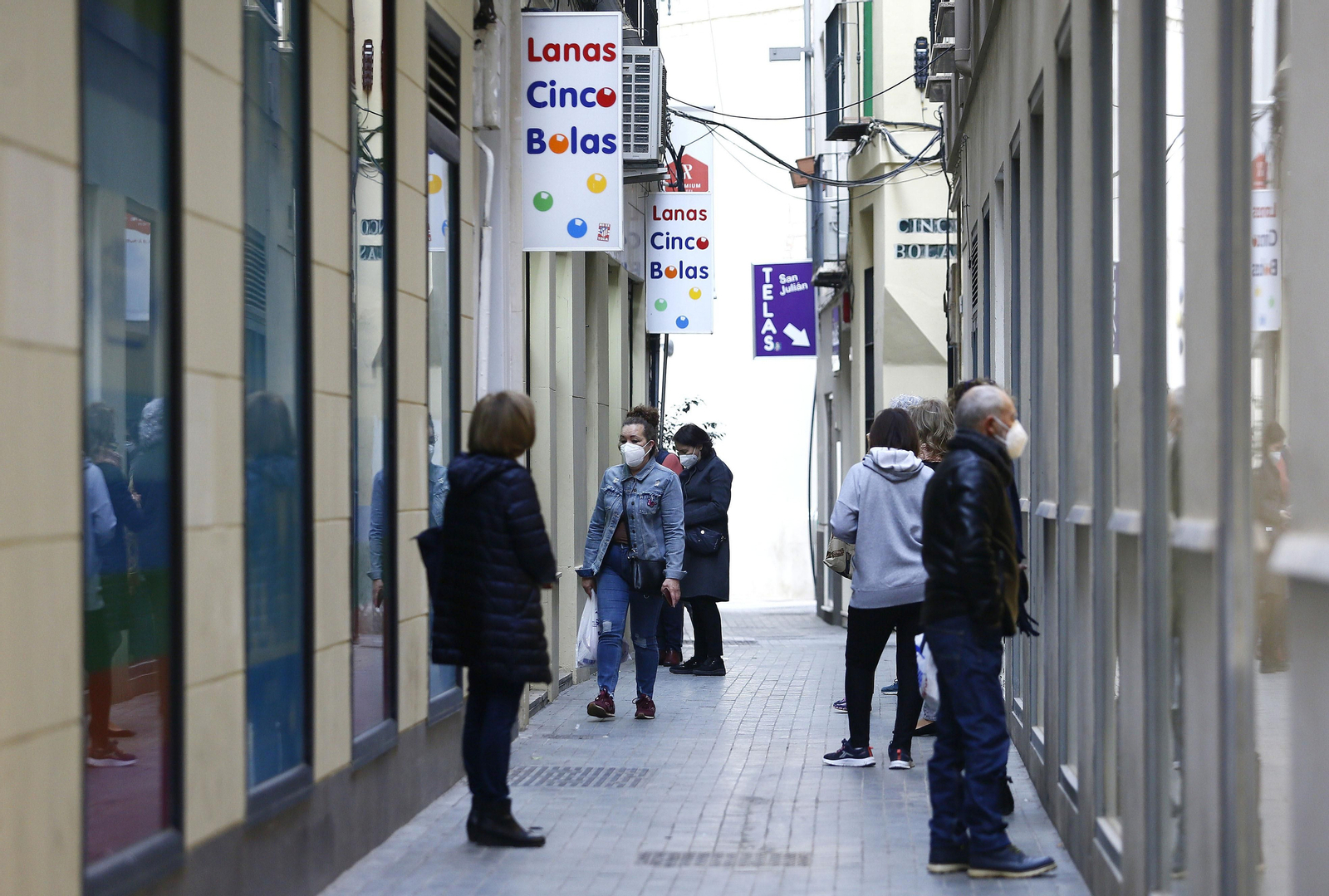 Las fotos de Málaga capital en la reapertura de bares y comercio no esencial