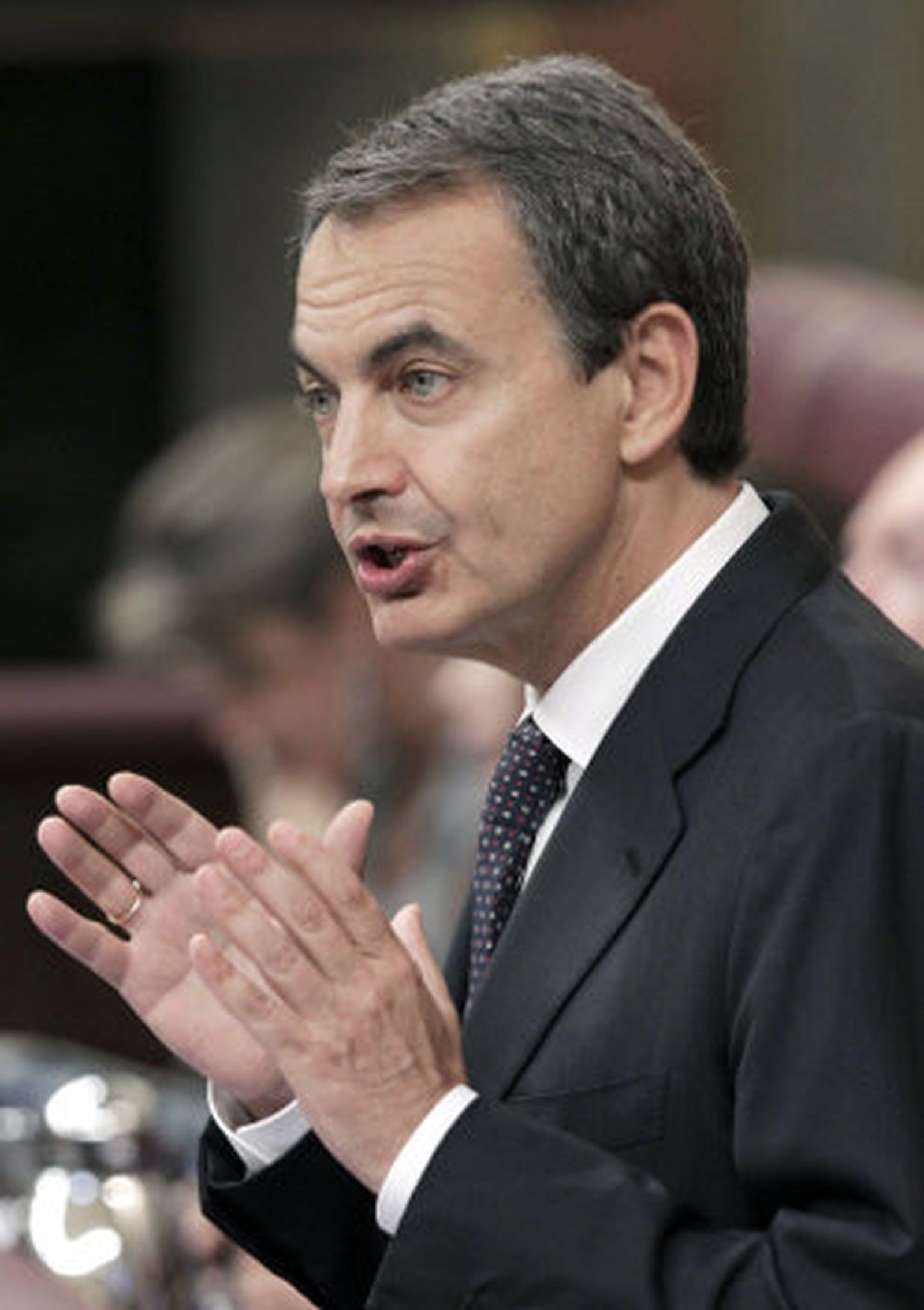 Rajoy gana por vez primera a Zapatero en un debate de política general