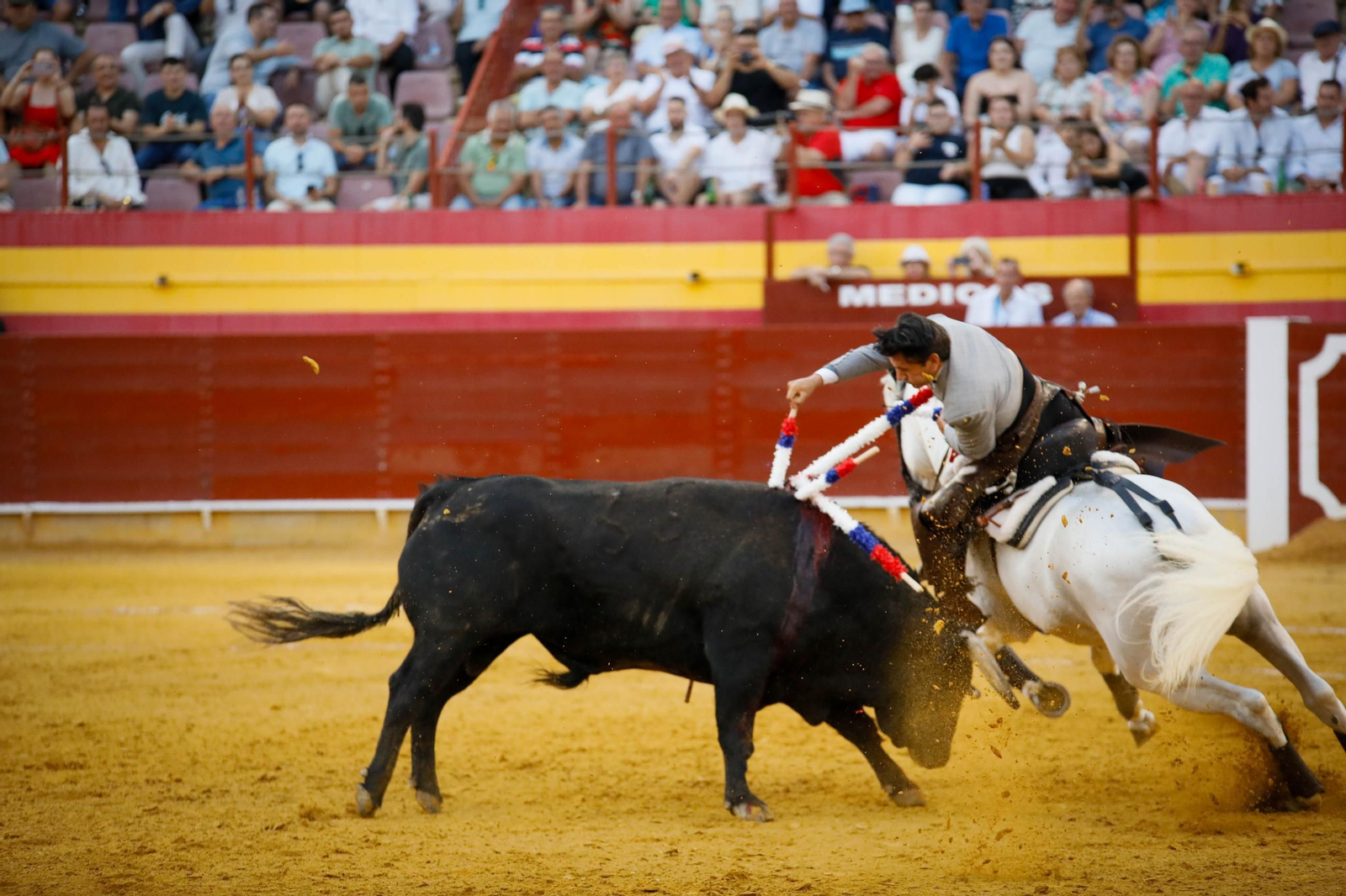 Imágenes de la corrida de toros en Roquetas de Mar