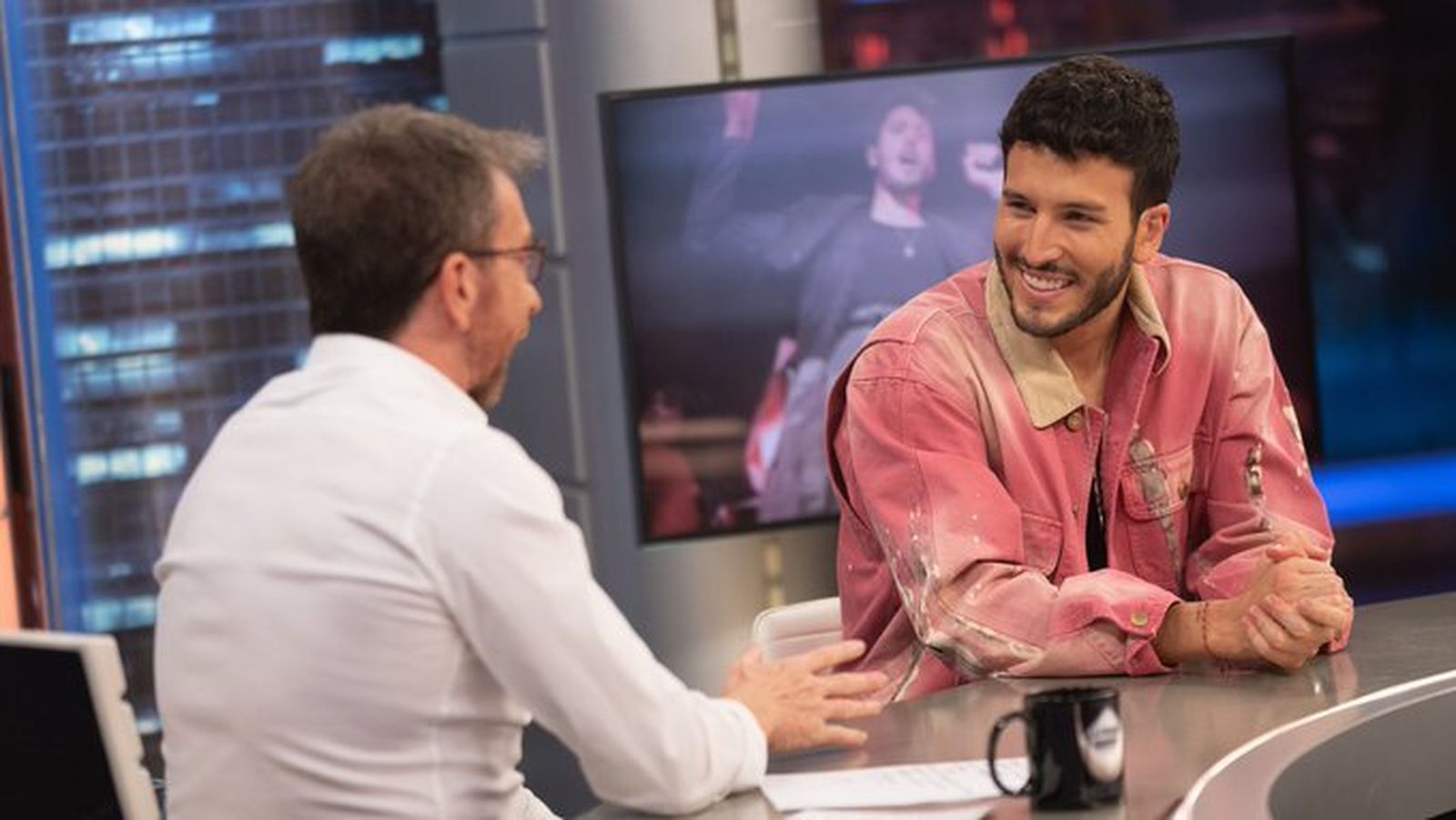 Sebastián Yatra con Pablo Motos este martes en 'El Hormiguero'