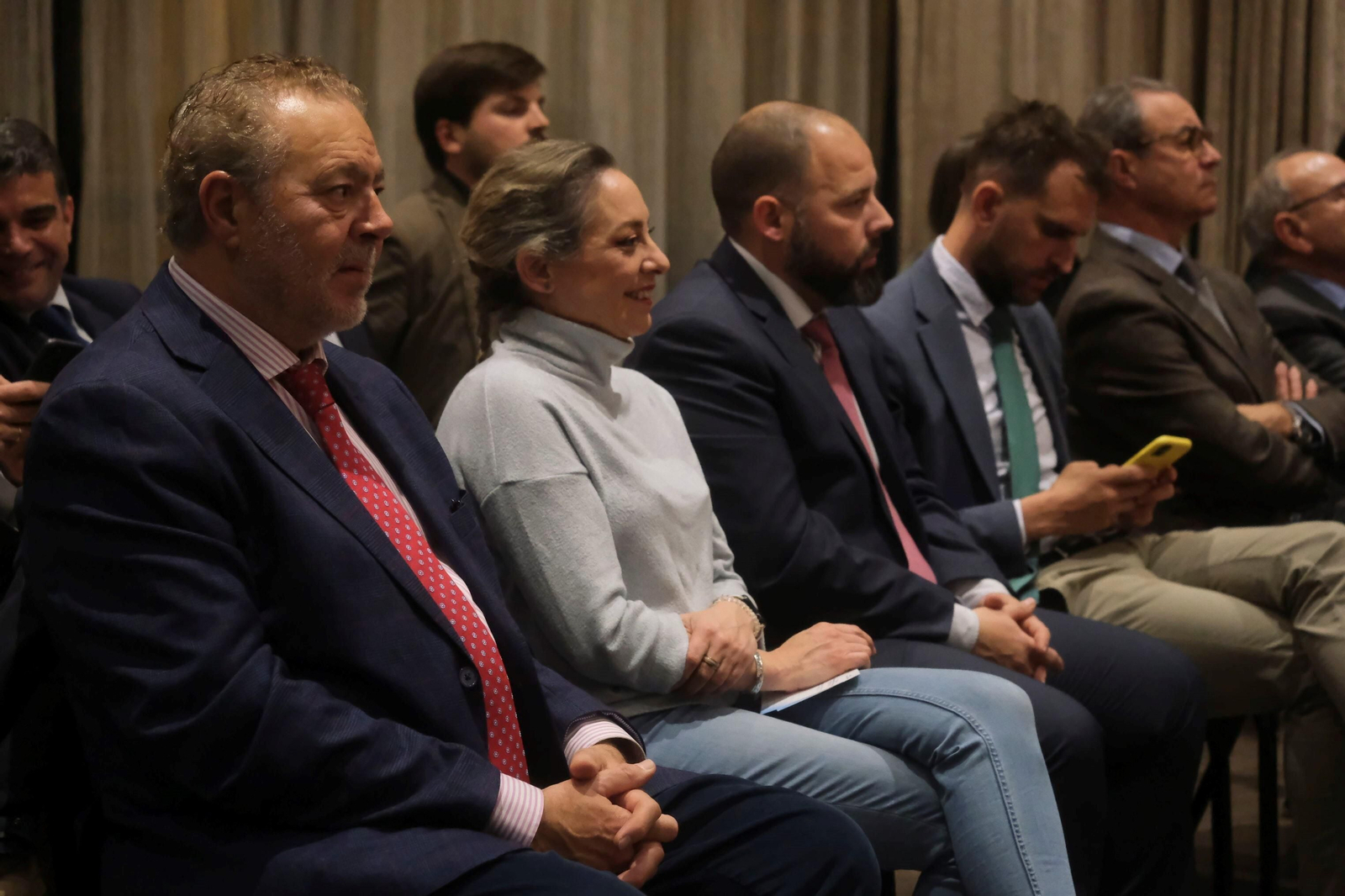 El foro Economía y Sociedad de Asfaco con el alcalde de Córdoba, en imágenes