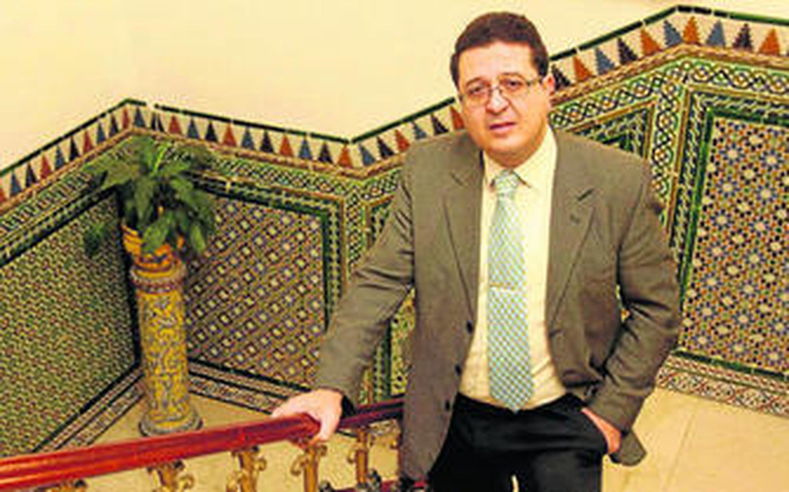 "La mujer ha pasado de la tutela marital a la tutela institucional"