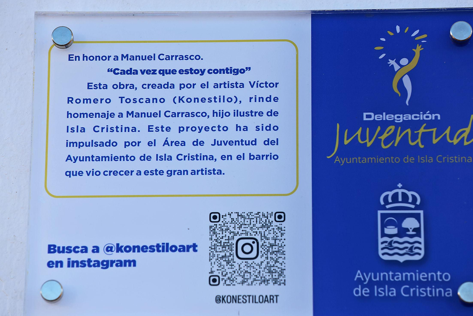 Imágenes de la inauguración del mural homenaje a Manuel Carrasco en Isla Cristina