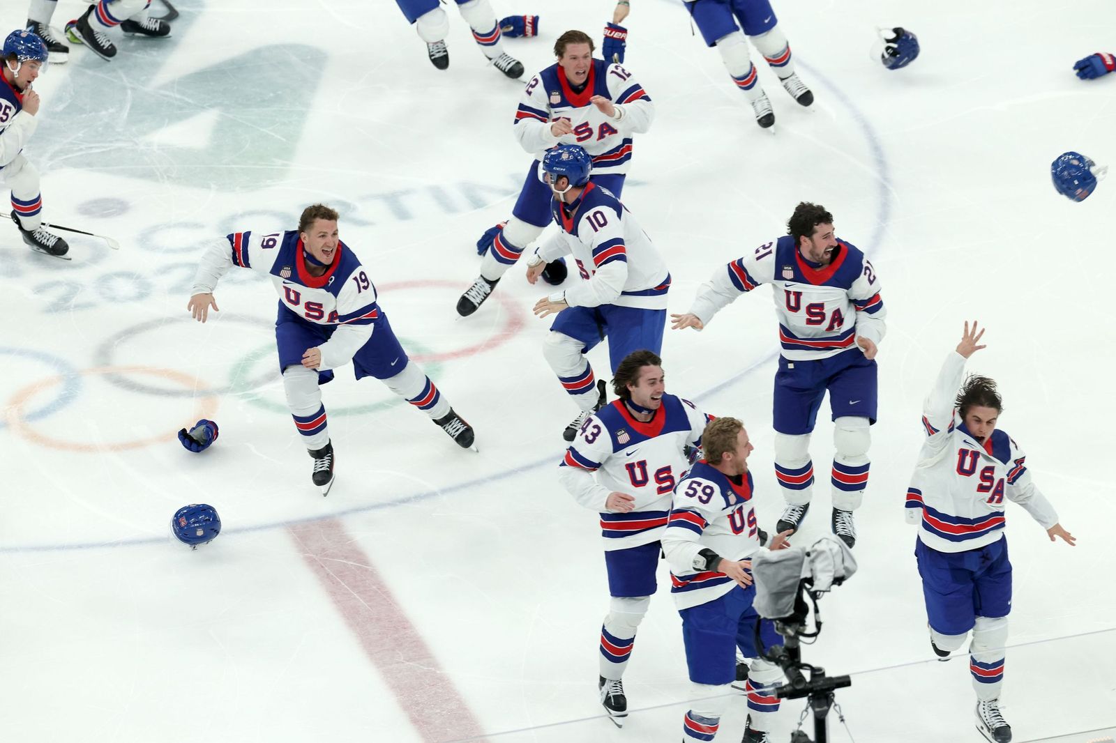 Las mejores fotos de los Juegos Olímpicos de invierno Milán Cortina d'Ampezzo 2026 | Ceremonia de clausura y jornada 17 y última