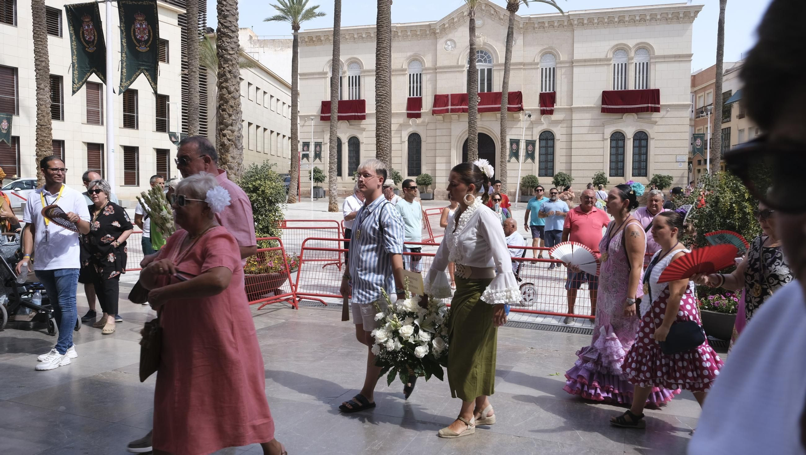 Ofrenda floral a la Virgen del Mar en la Feria de Almería 2024, en imágenes