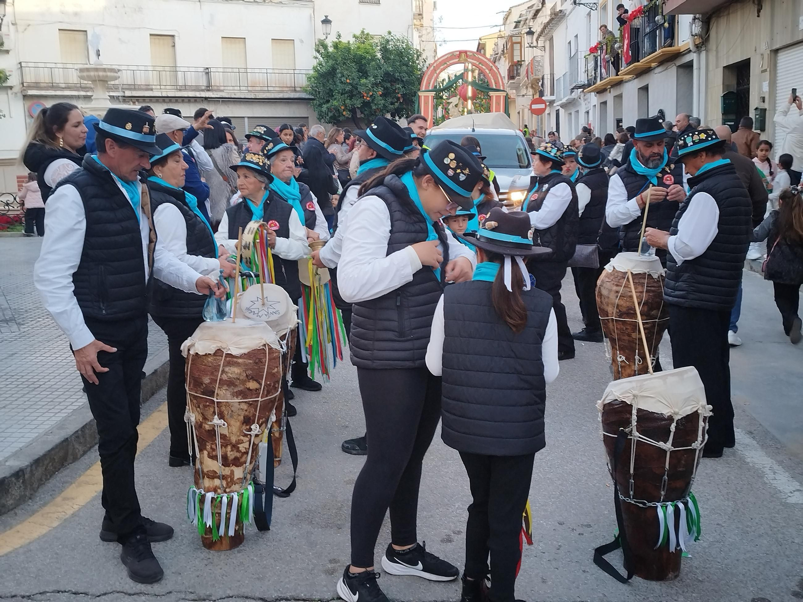 Las calles de Vélez-Málaga se llenan para recibir a los Reyes Magos