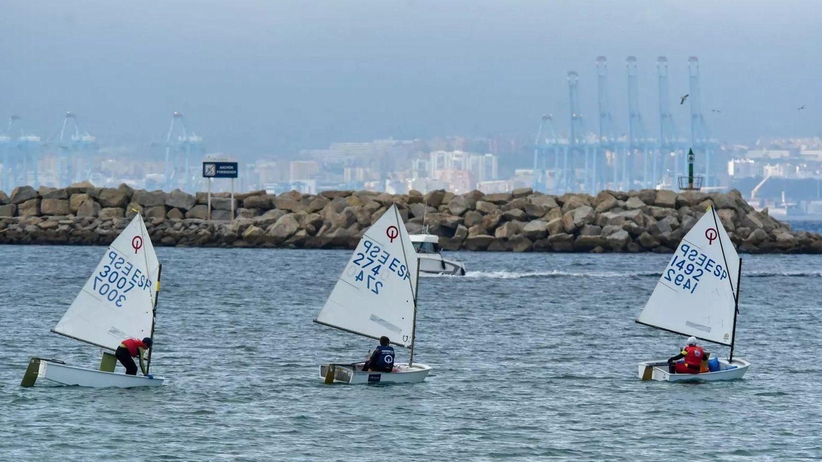 Una regata de vela organizada por el Real Club Náutico de La Línea.