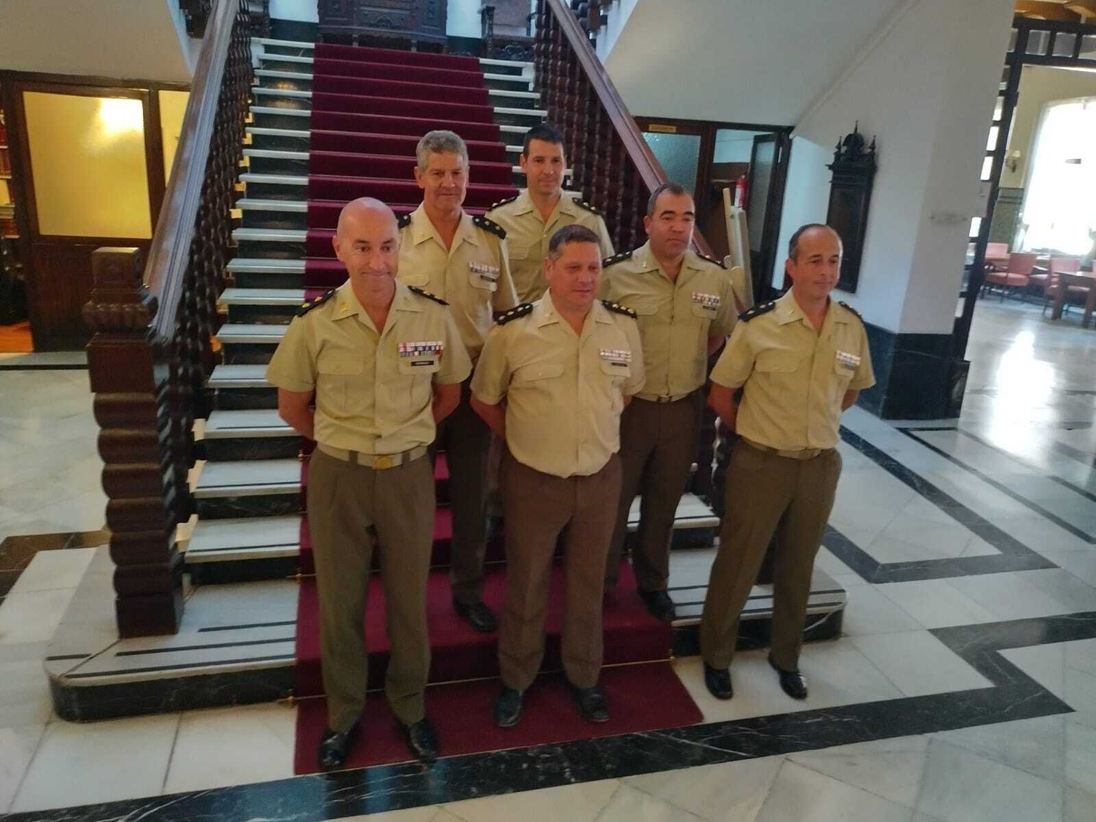 Miembros del Ejército de Tierra en el Real Círculo de la Amistad.