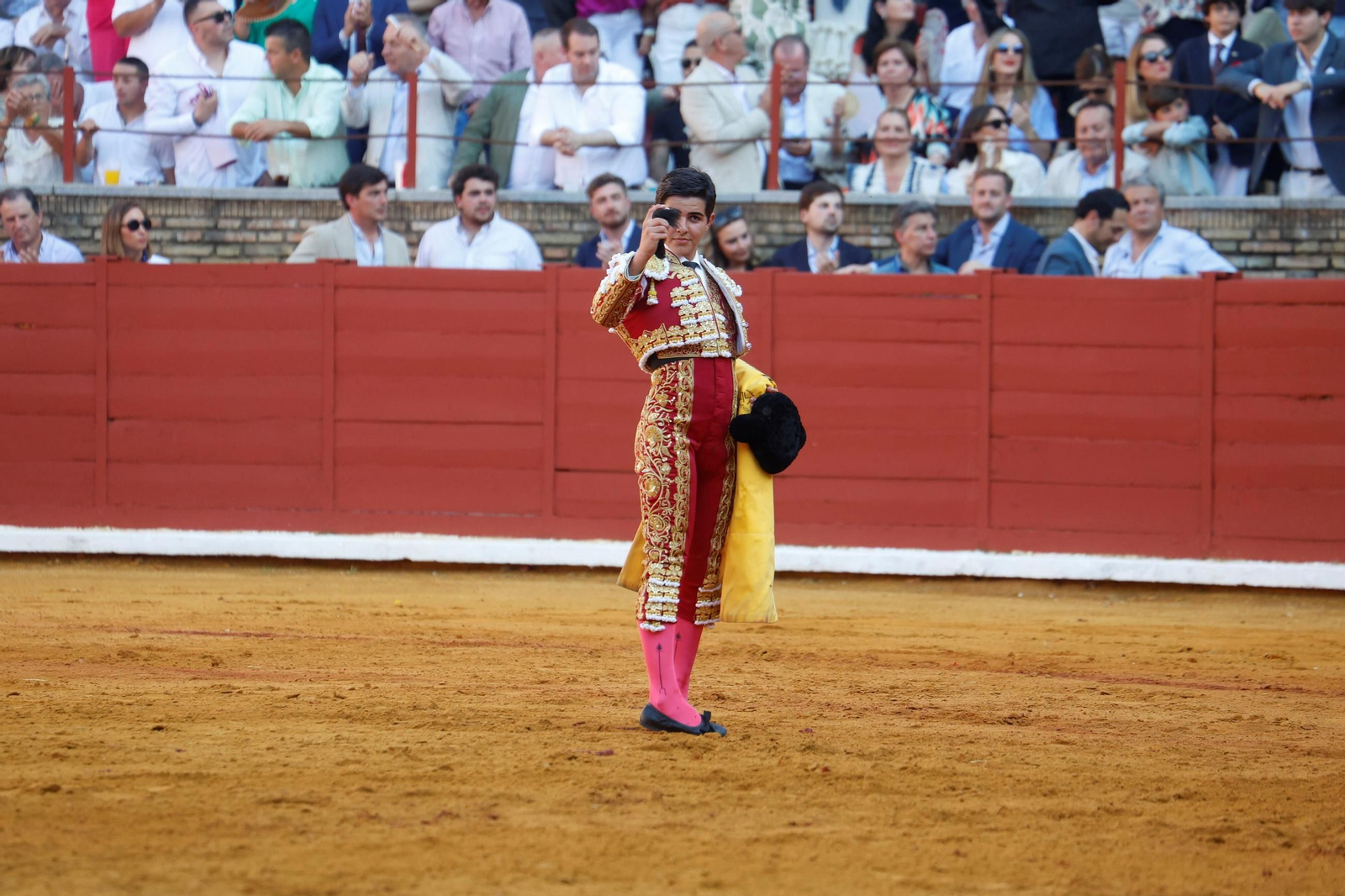Manuel Román, Juan Ortega y Roca Rey, en la plaza de toros de Córdoba