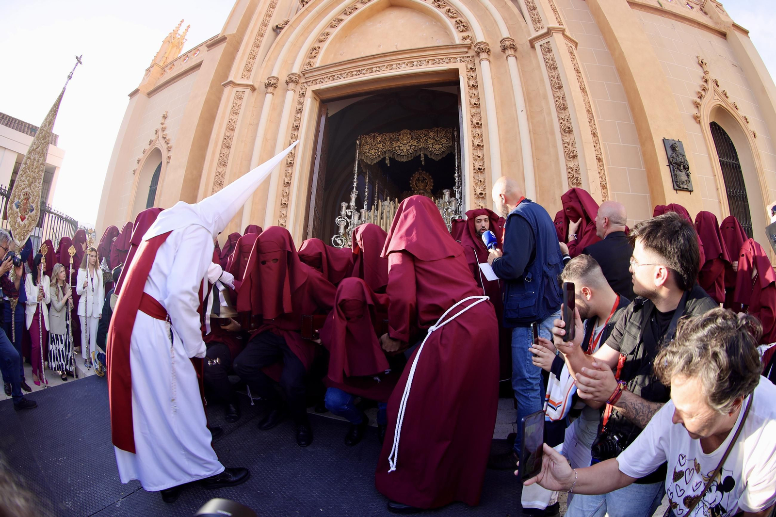 Salud el Domingo de Ramos en Málaga, en imágenes