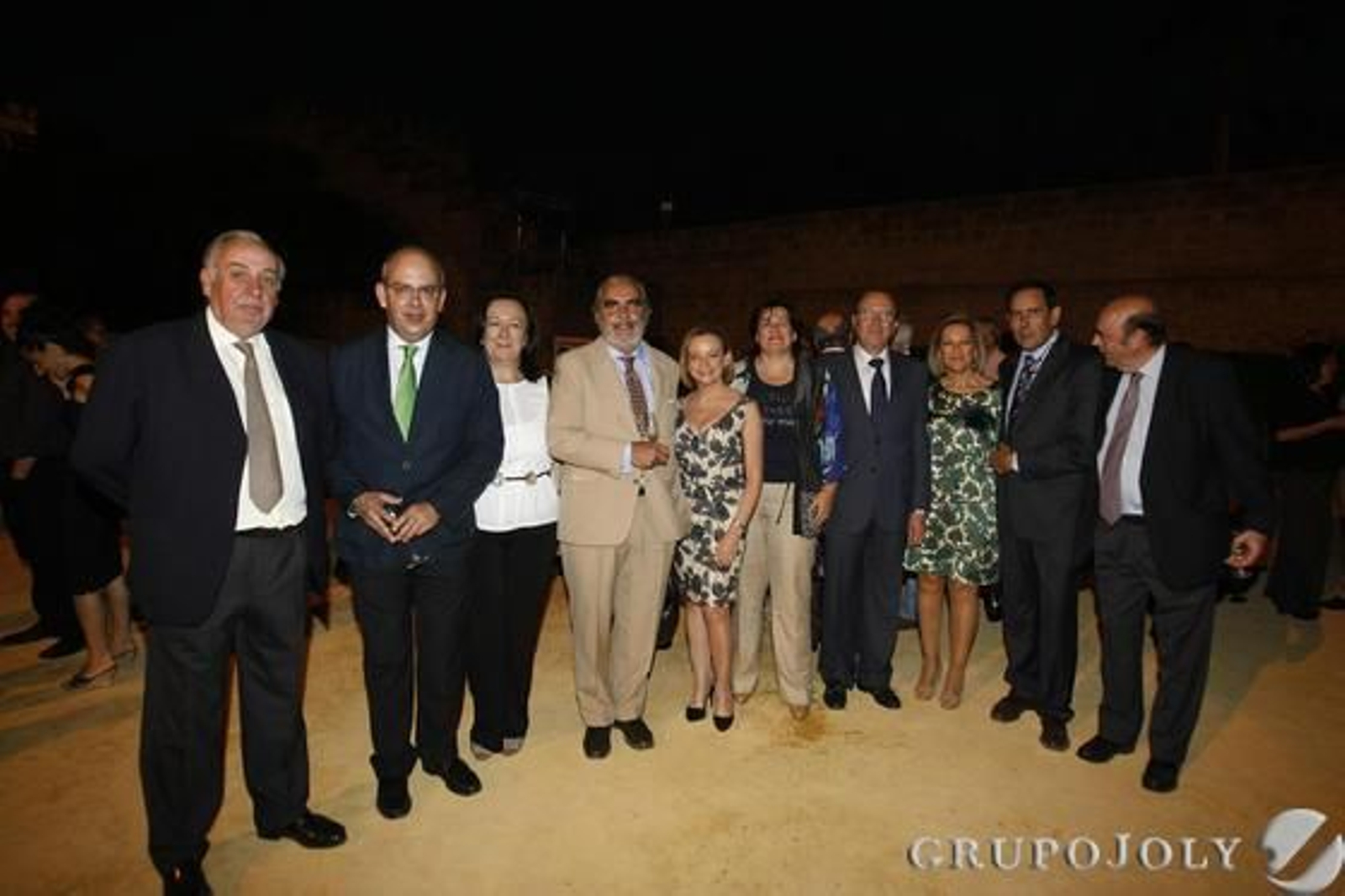 Emilio Romero, Javier Sánchez Rojas, Mercedes Crespo, Evaristo Babé, Milagros Pérez, Milagros Abascal, Juan Núñez, Antonia Ruiz, Fernando García y José Ignacio Díez.

Foto: Manuel Pascual · Miguel Angel Gonzalez · Manuel Aranda