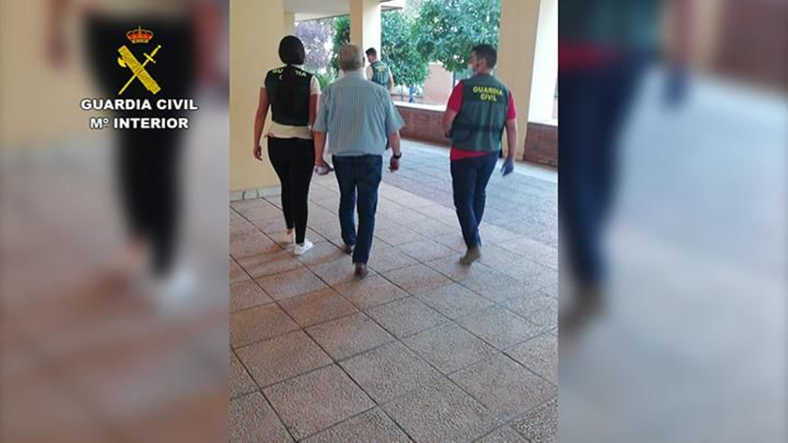Vídeo de la Guardia Civil cuando detuvo al médico de Badolatosa (en el centro).