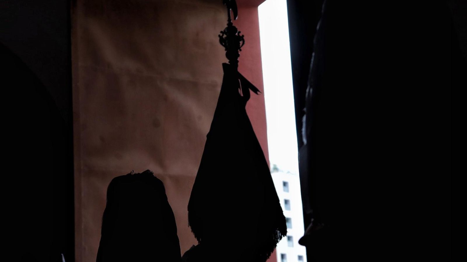 Estrella se vio sorprendida por la lluvia en su procesión.