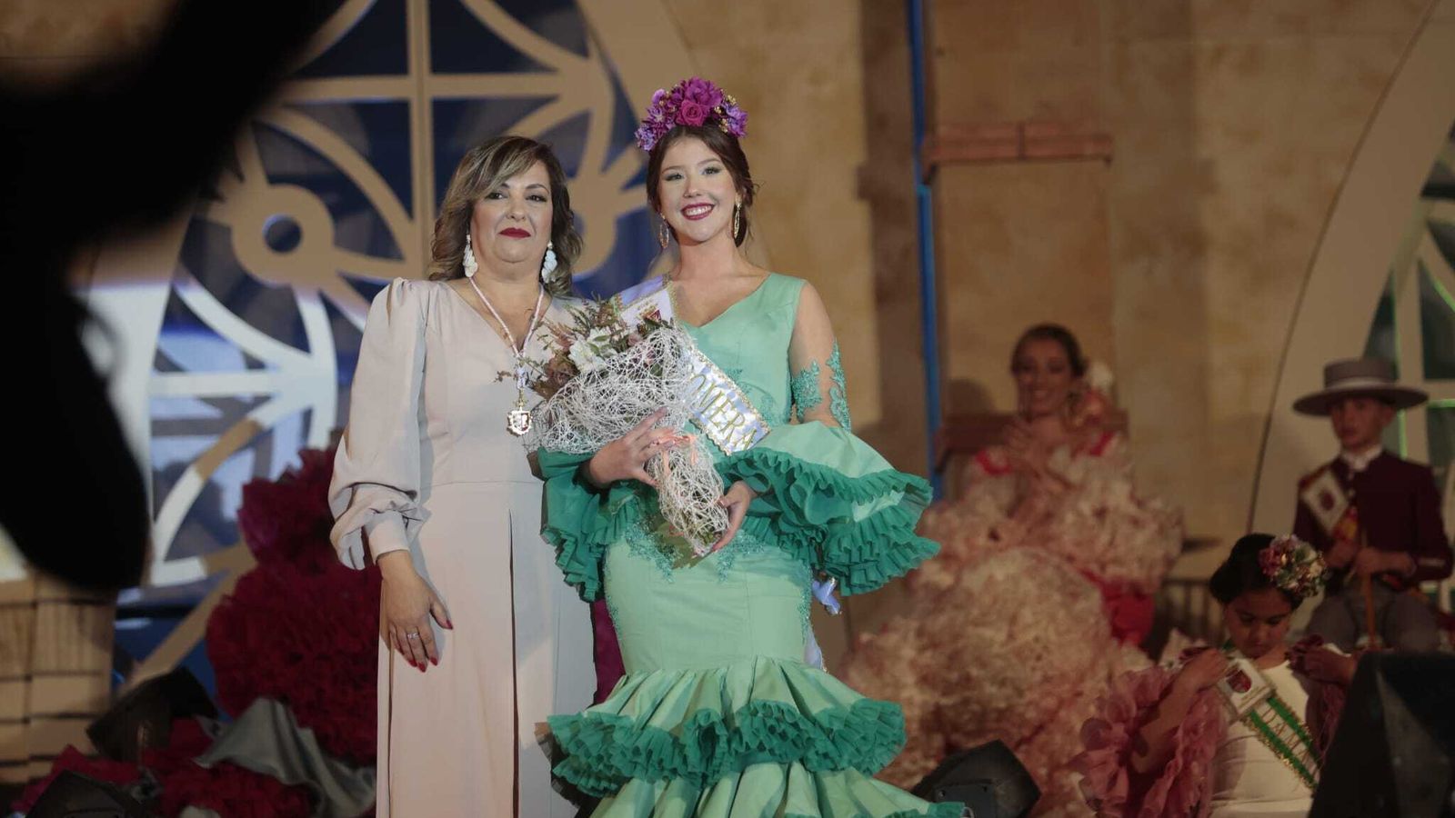 Victoria González y Lucía García, romera mayor.