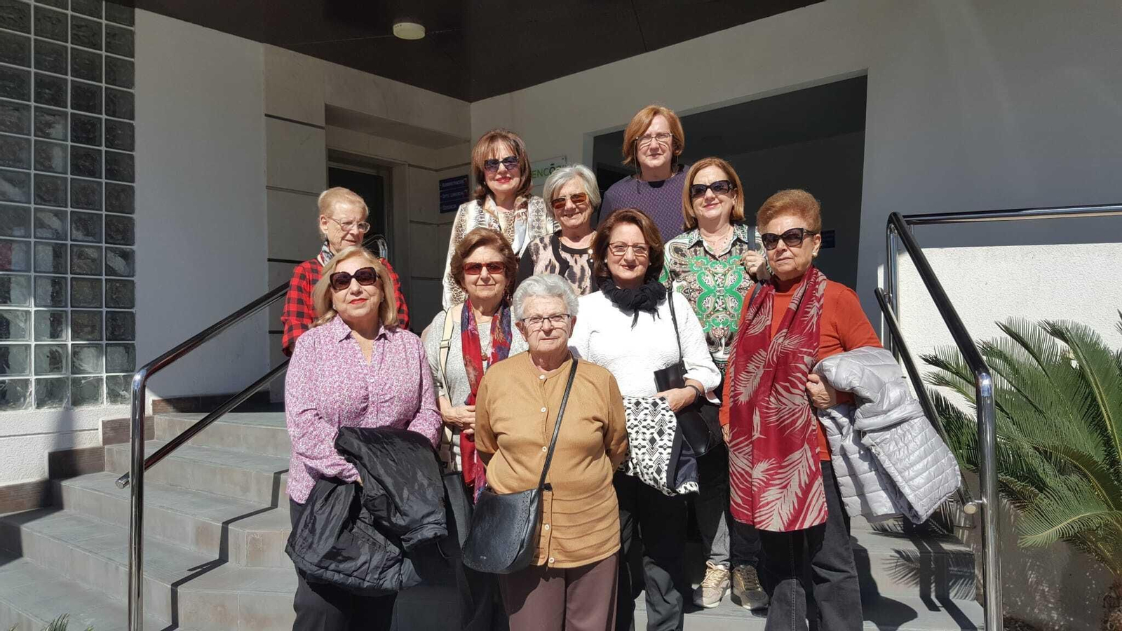 Una de las últimas excursiones que la asociación ha realizado antes de su fin de actividad, a una empresa de El Ejido.