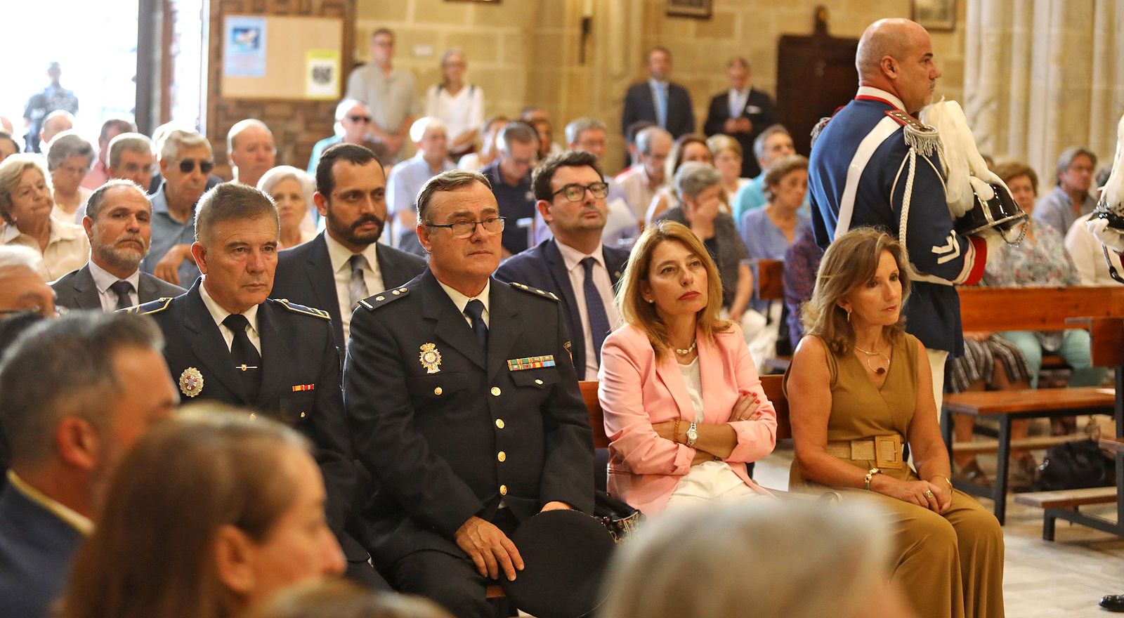 Imágenes del tradicional traslado del 'Pendón'