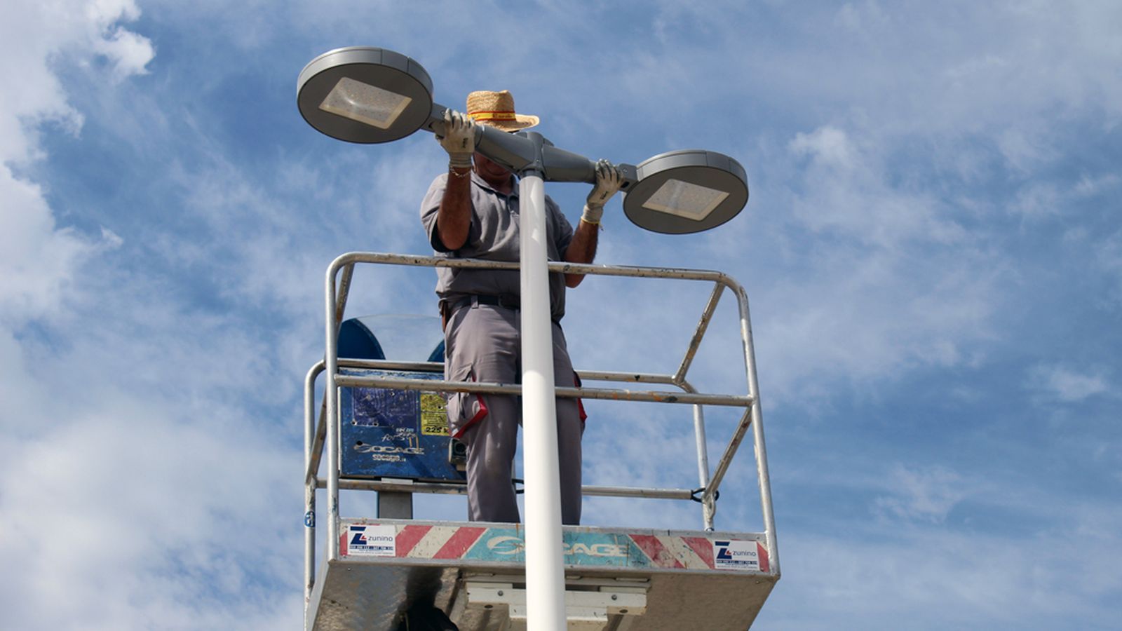 En total se han instalado 32 luminarias.