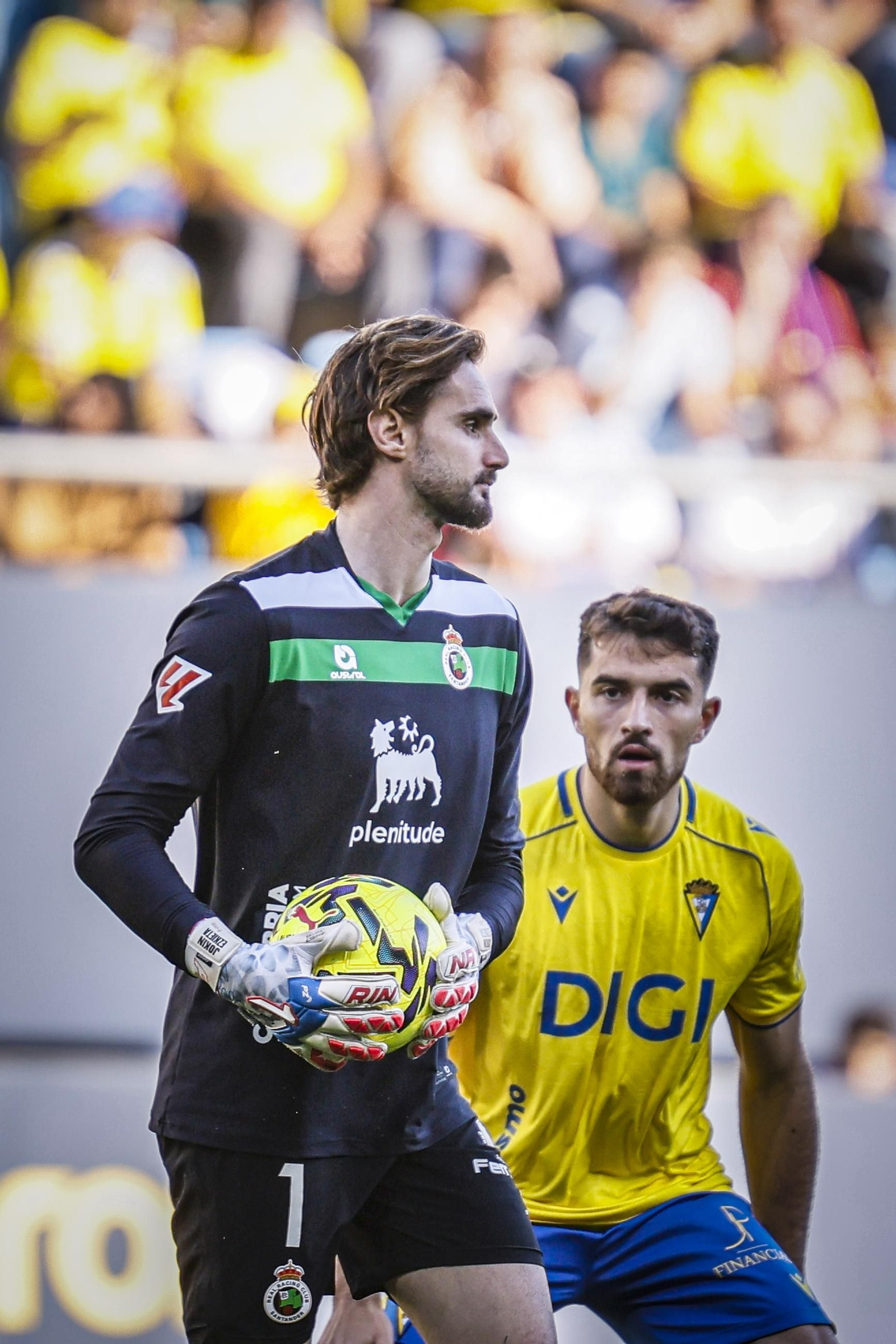 Búscate entre las imágenes del partido de fútbol Cádiz CF - Racing de Santander