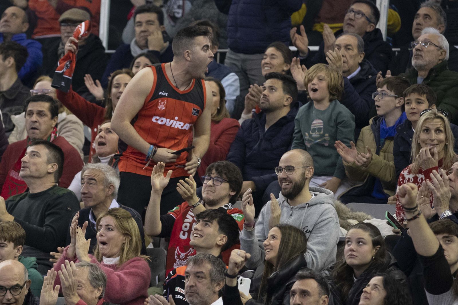 Encuéntrate en las gradas del Palacio de Deportes