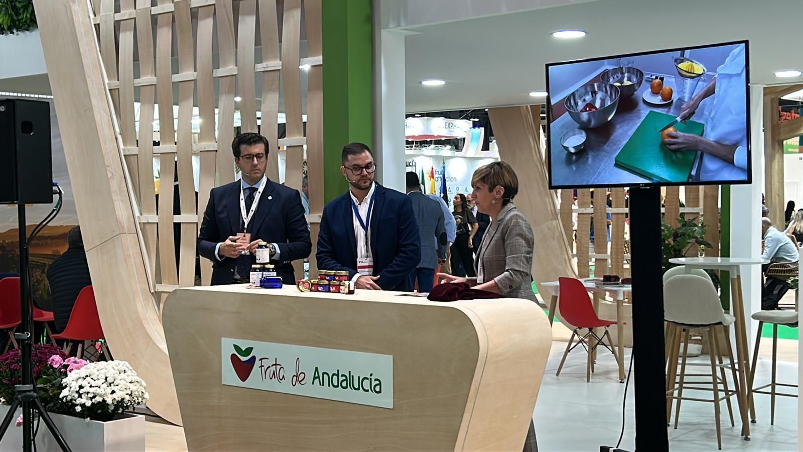 La presencia de Huelva en el primer día de Fruit Atracttion, en imágenes