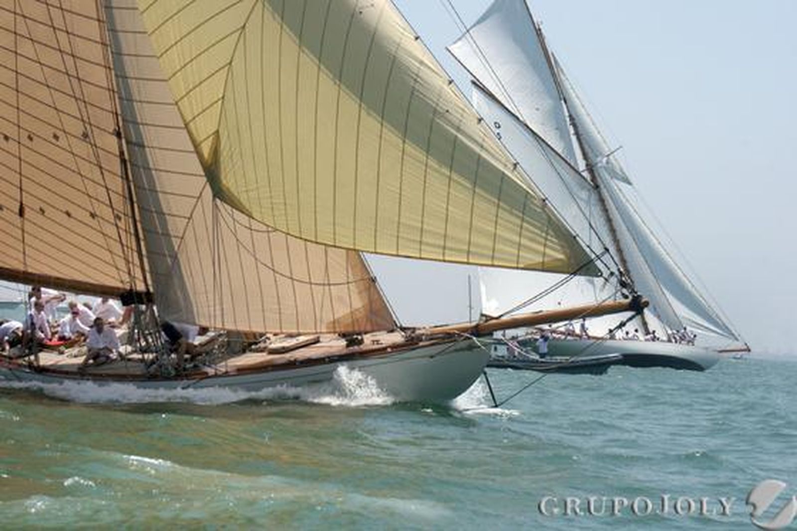 Los gemelos Hispania y Tuiga alejándose respectivamente uno del otro

Foto: J.D. Corzo