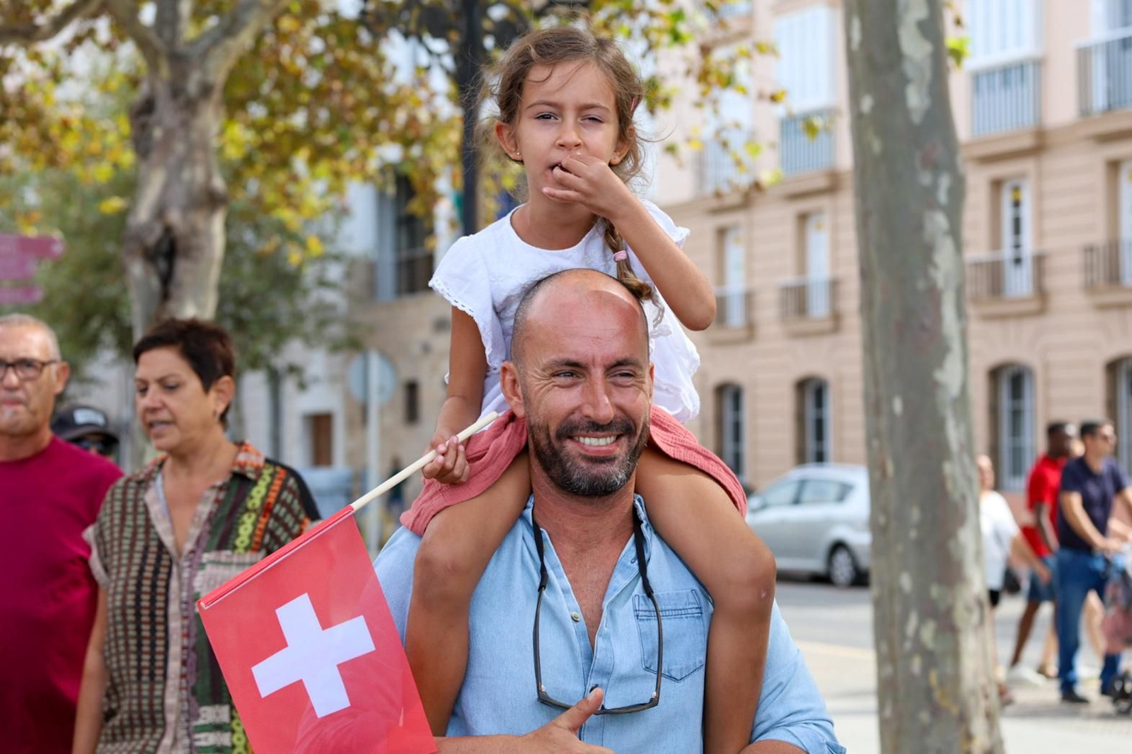 Búscate en SailGP Cádiz: La ciudad disfruta del ambiente del domingo con las actividades, las carreras y los bares