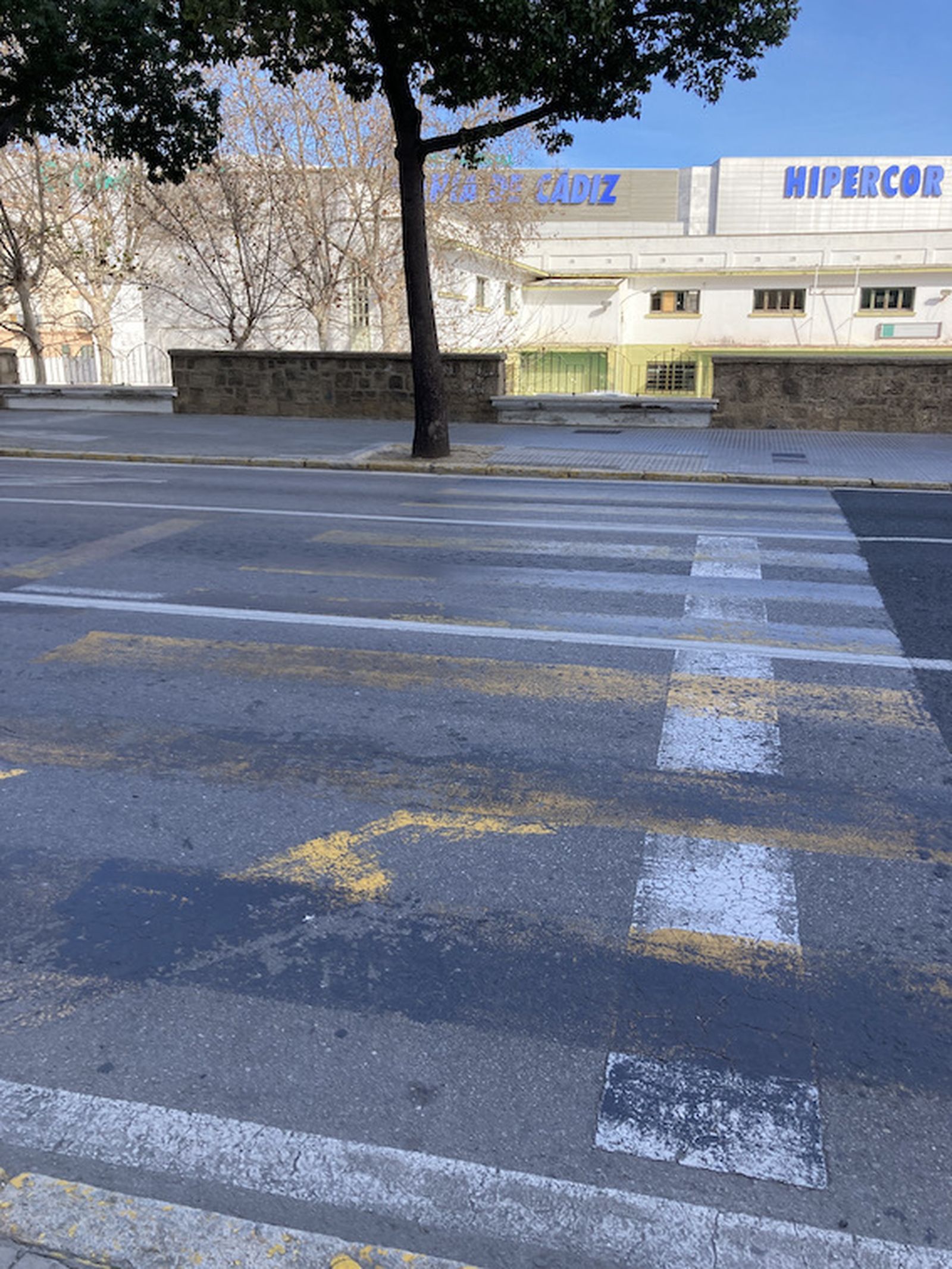 Así son los complicados accesos a los colegios de Cádiz