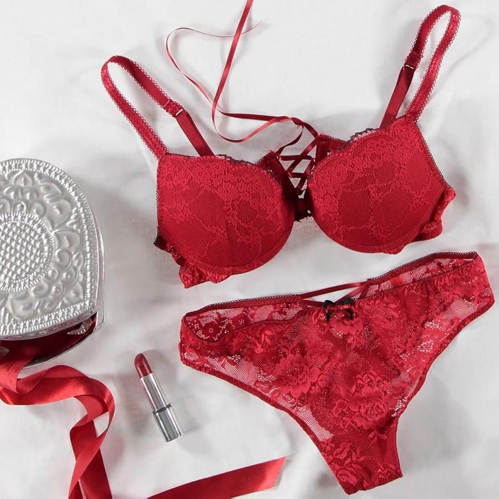 El color rojo le proporcionará suerte en el amor en 2019.