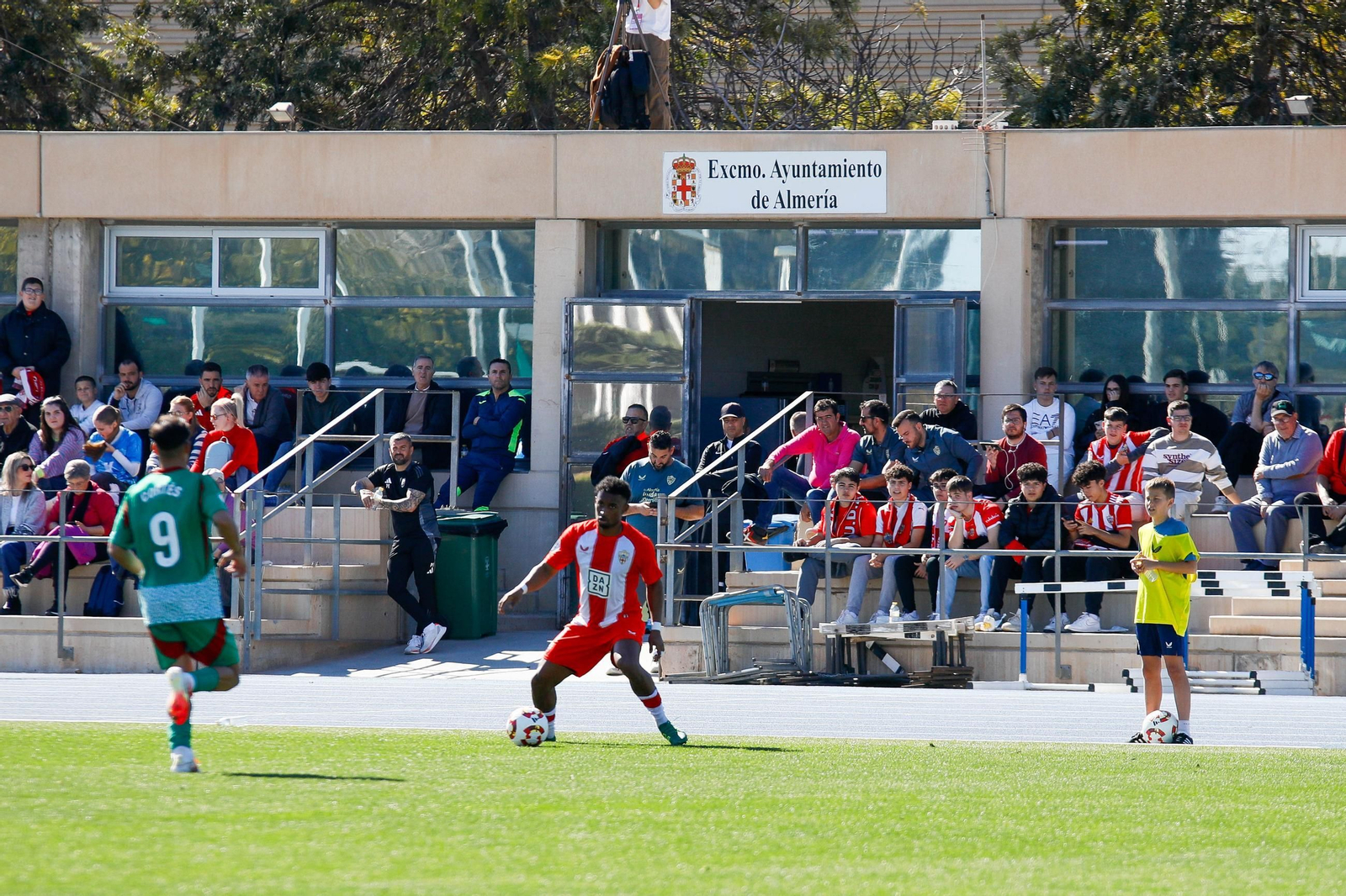 Las imágenes de Segunda RFEF entre Almeria B y recreativo de Granada