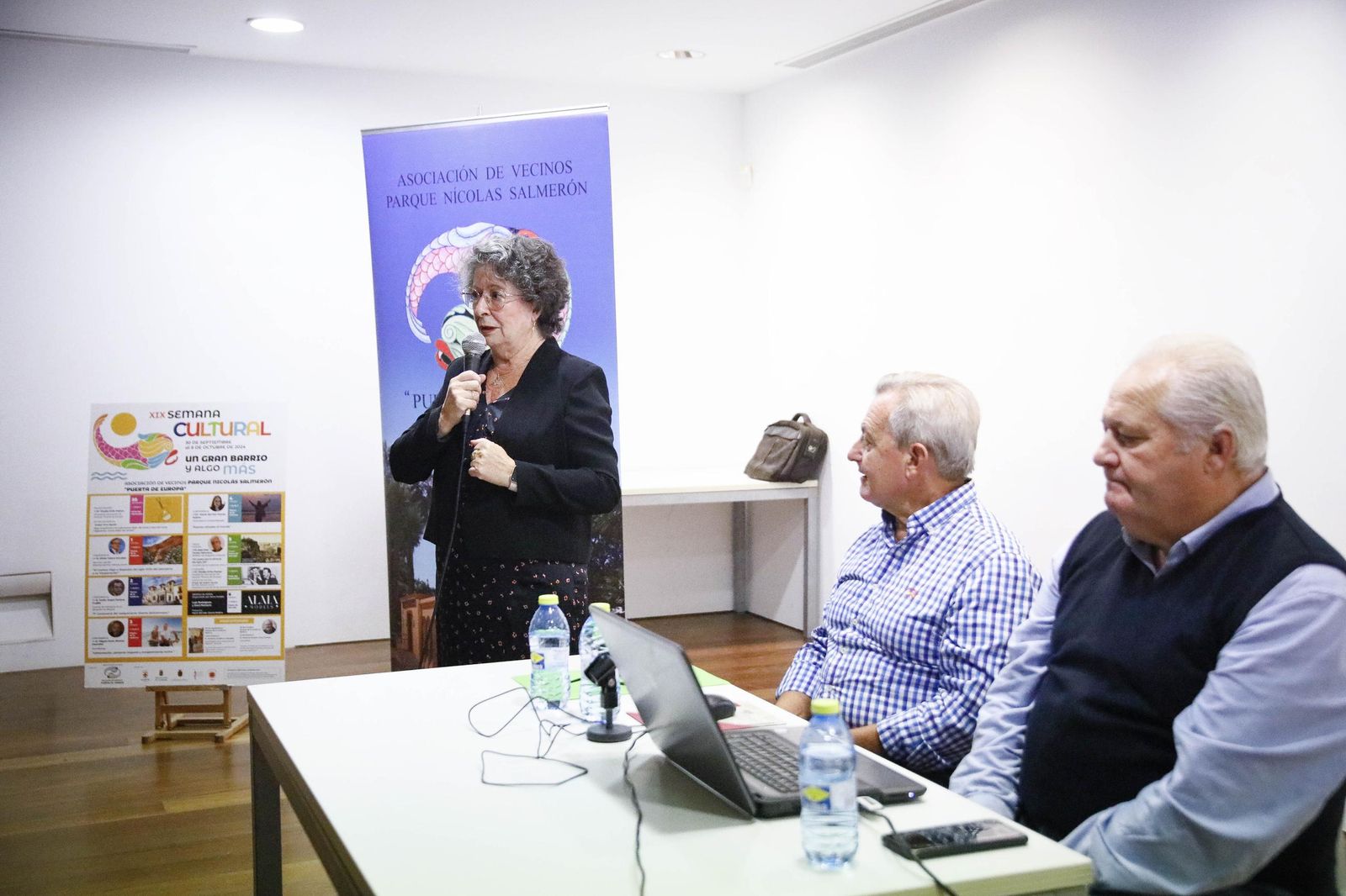 Las imágenes de las jornadas por la "XIX Semana Cultural" con Antonio Andrés en Almería