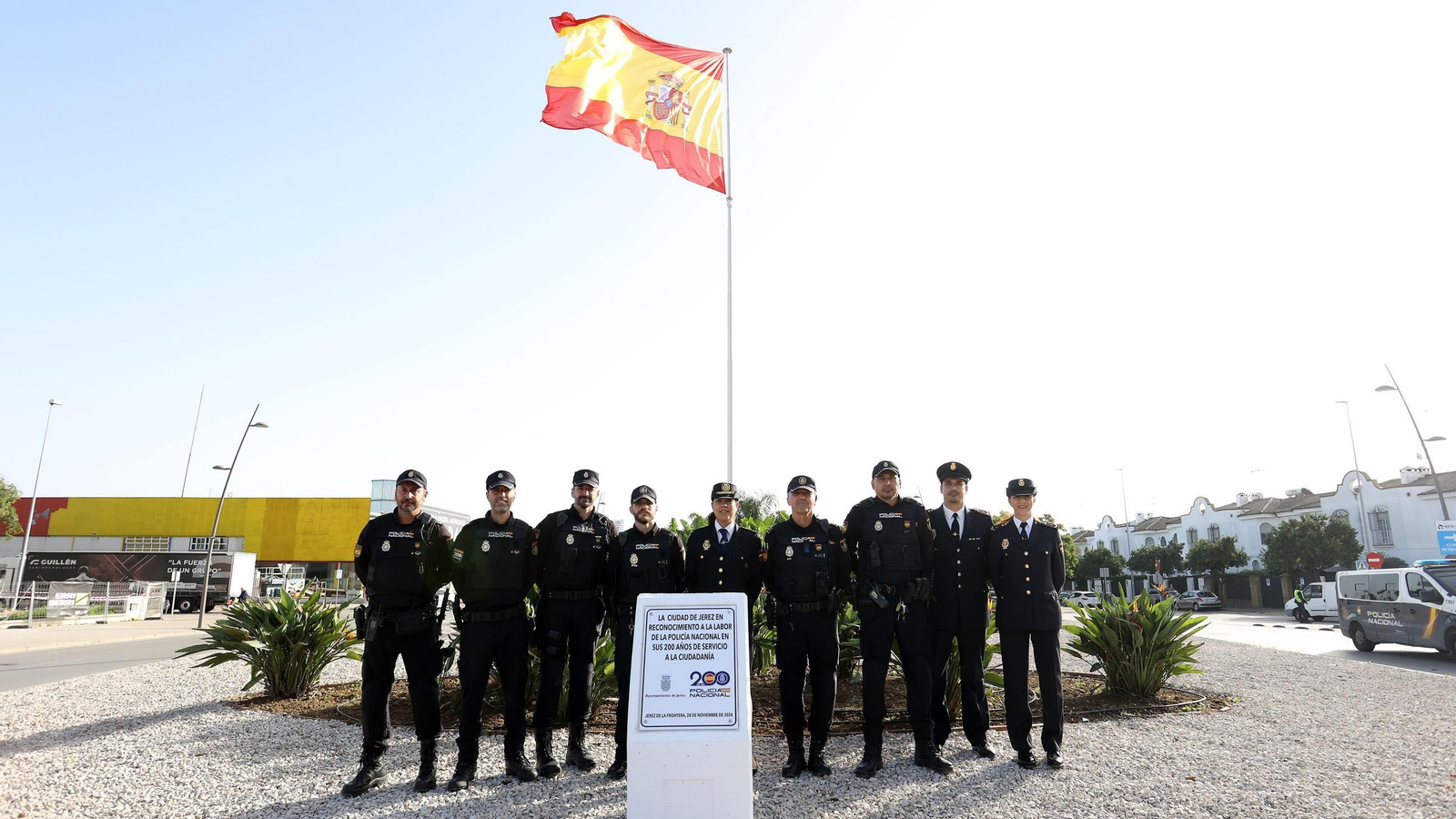 Imágenes de la inauguración de la rotonda de la Policía Nacional en Jerez
