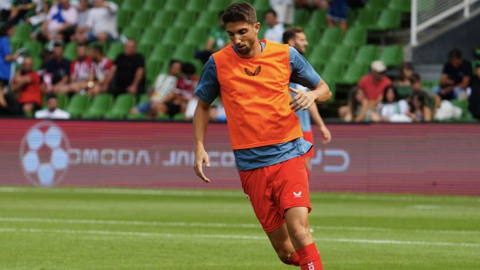 Édgar, durante el calentamiento de la UDA en El Sardinero.