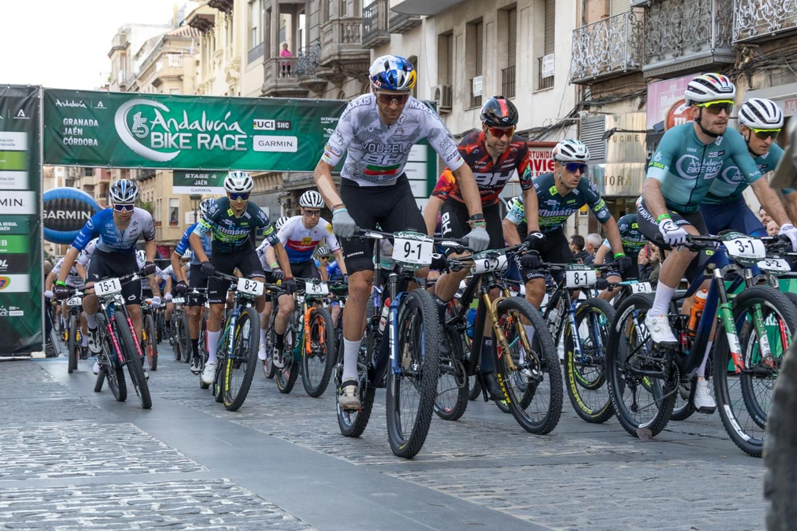 En imágenes: la Andalucía Bike Race dice adiós a Jaén con una etapa marcada por Jabalcuz