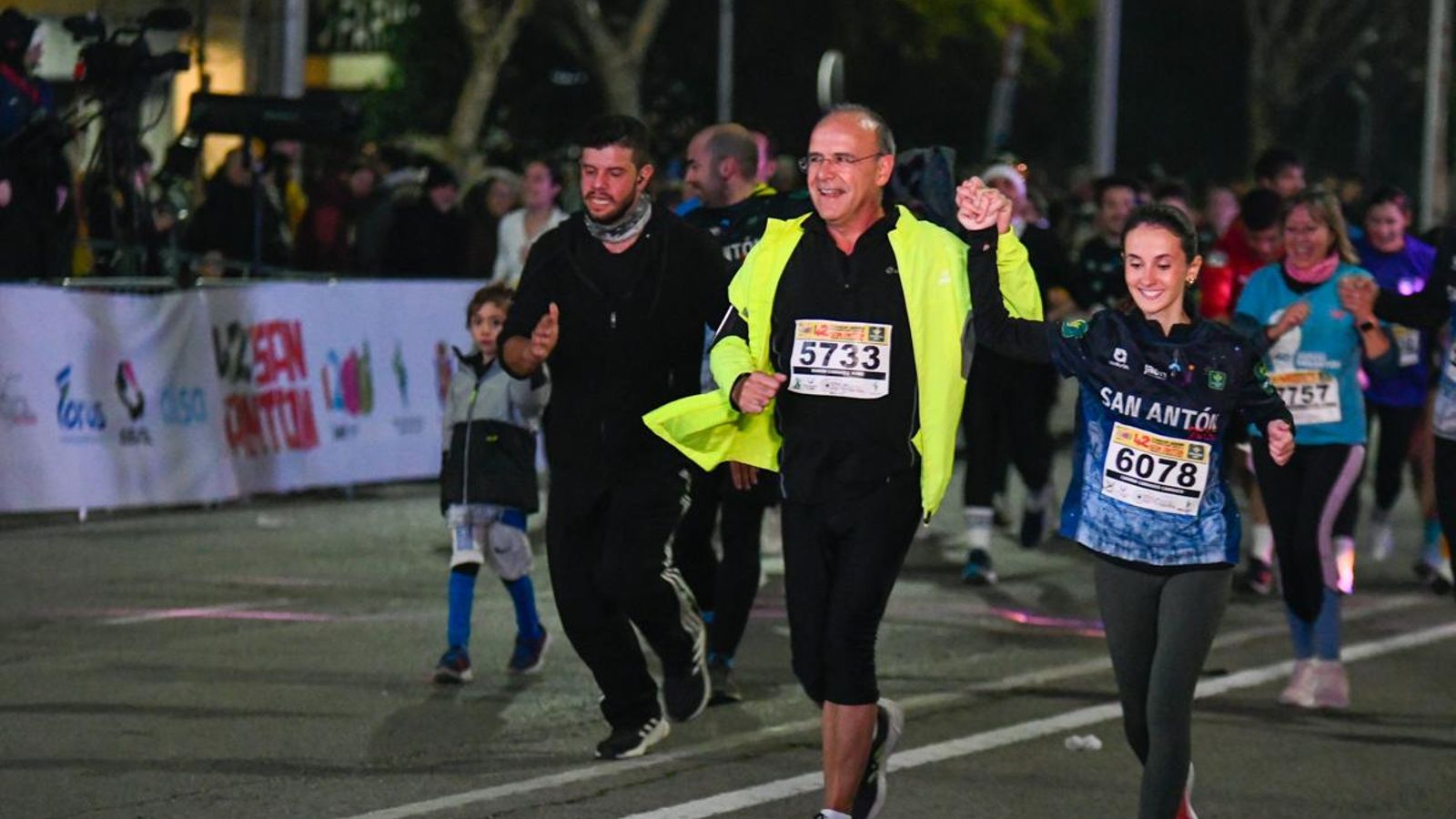 En imágenes: búscate en tu llegada a meta de la Carrera de San Antón 2025 (10)