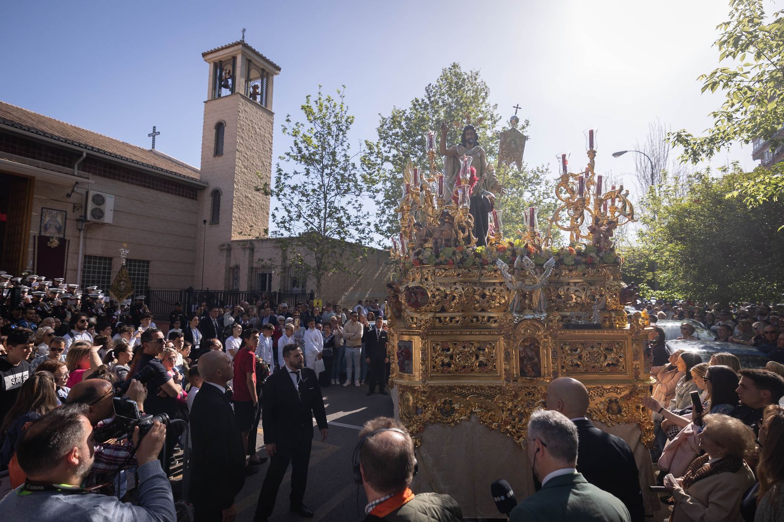 Procesiones del Domingo de Resurrección en Granada, en directo | Semana Santa 2023