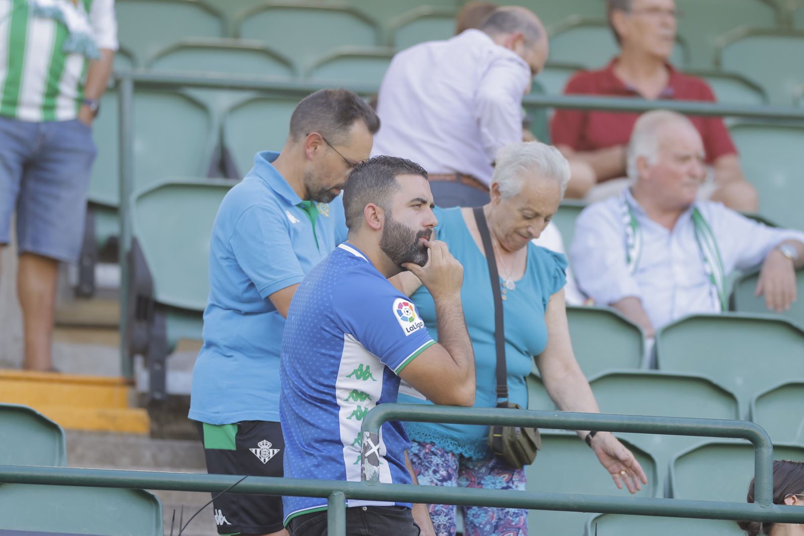 Búscate en la fotos del Betis-Sparta